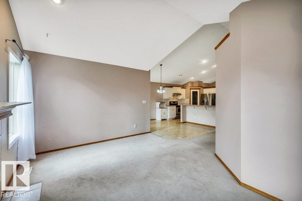 4051 33 Street Nw, Edmonton, AB - Indoor