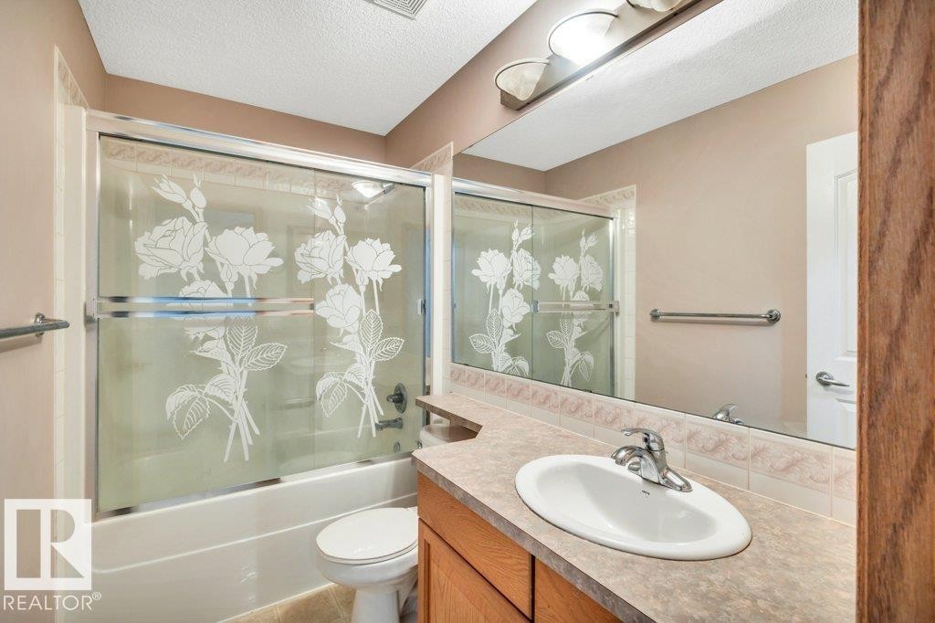 4051 33 Street Nw, Edmonton, AB - Indoor Photo Showing Bathroom