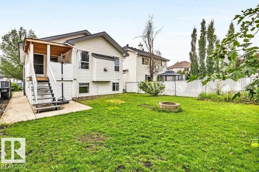 4051 33 Street Nw, Edmonton, AB - Outdoor