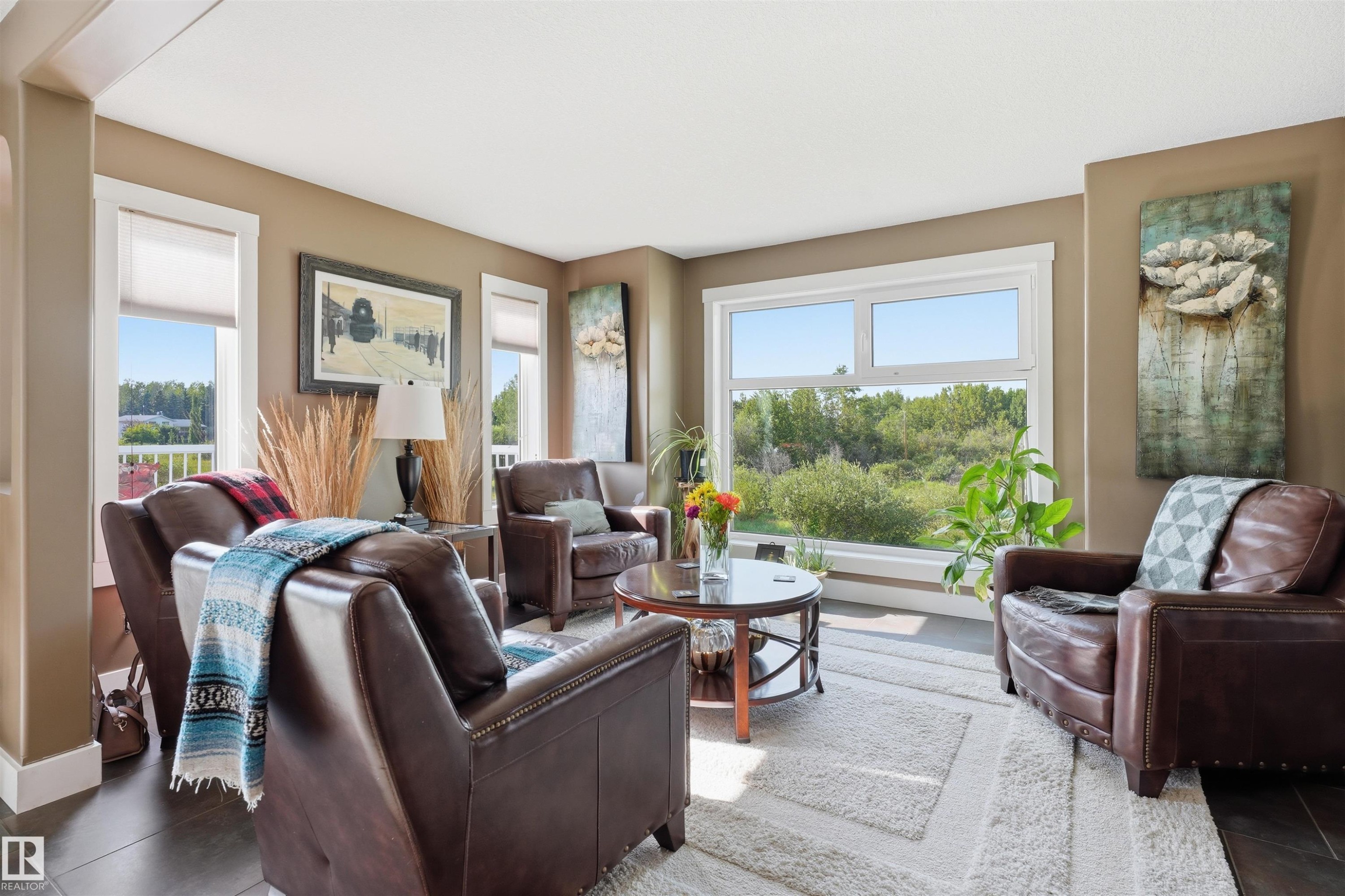 #43 27507 Twp Road 544, Rural Sturgeon County, AB - Indoor Photo Showing Living Room