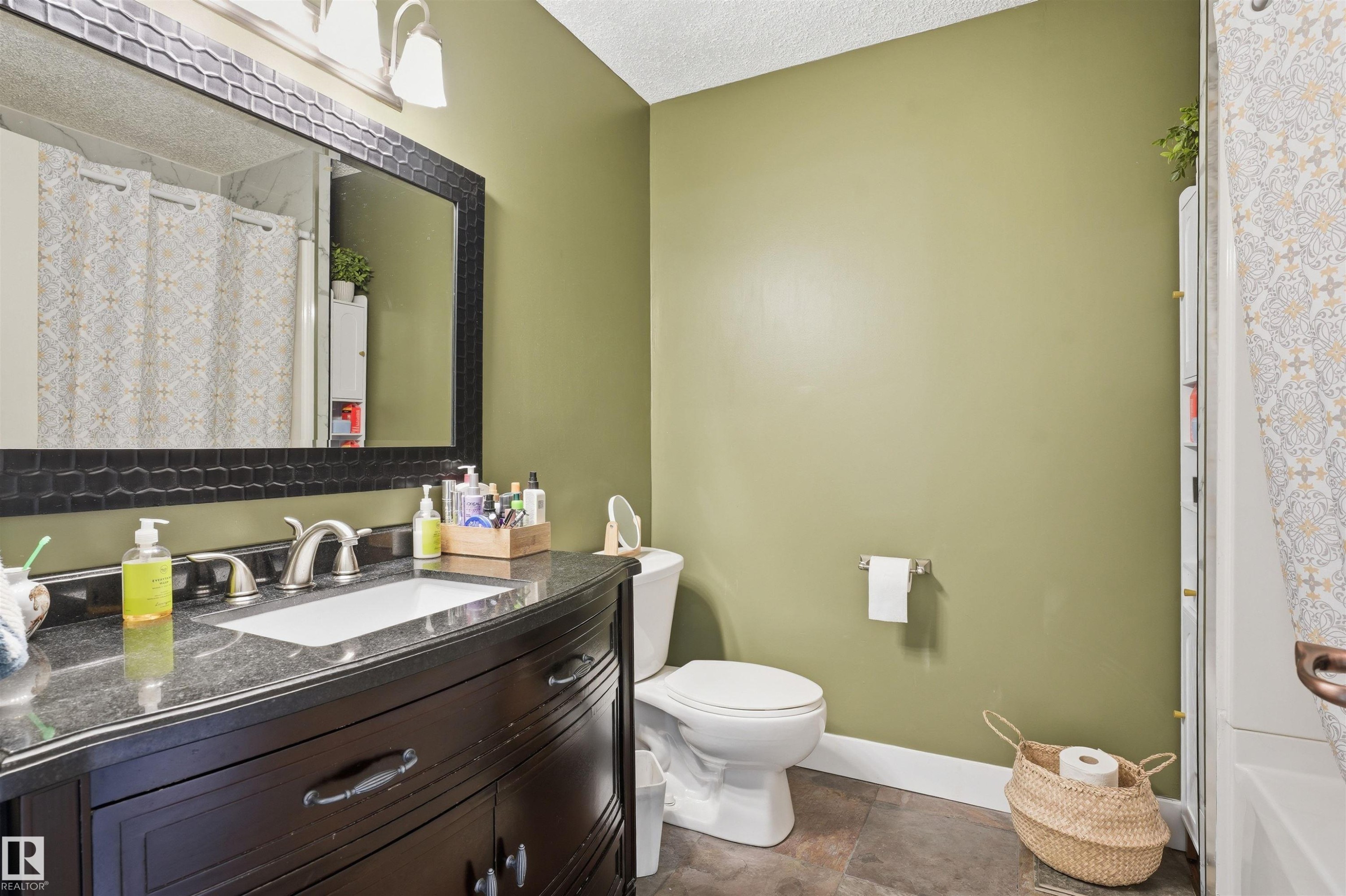 #43 27507 Twp Road 544, Rural Sturgeon County, AB - Indoor Photo Showing Bathroom