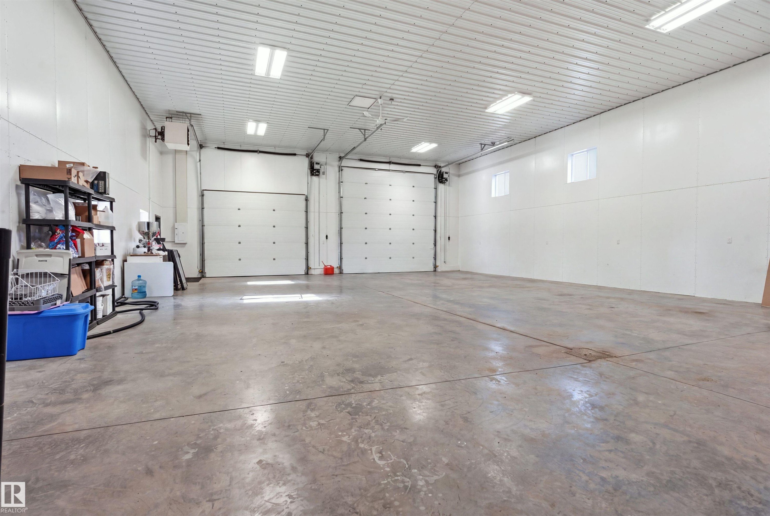 #43 27507 Twp Road 544, Rural Sturgeon County, AB - Indoor Photo Showing Garage