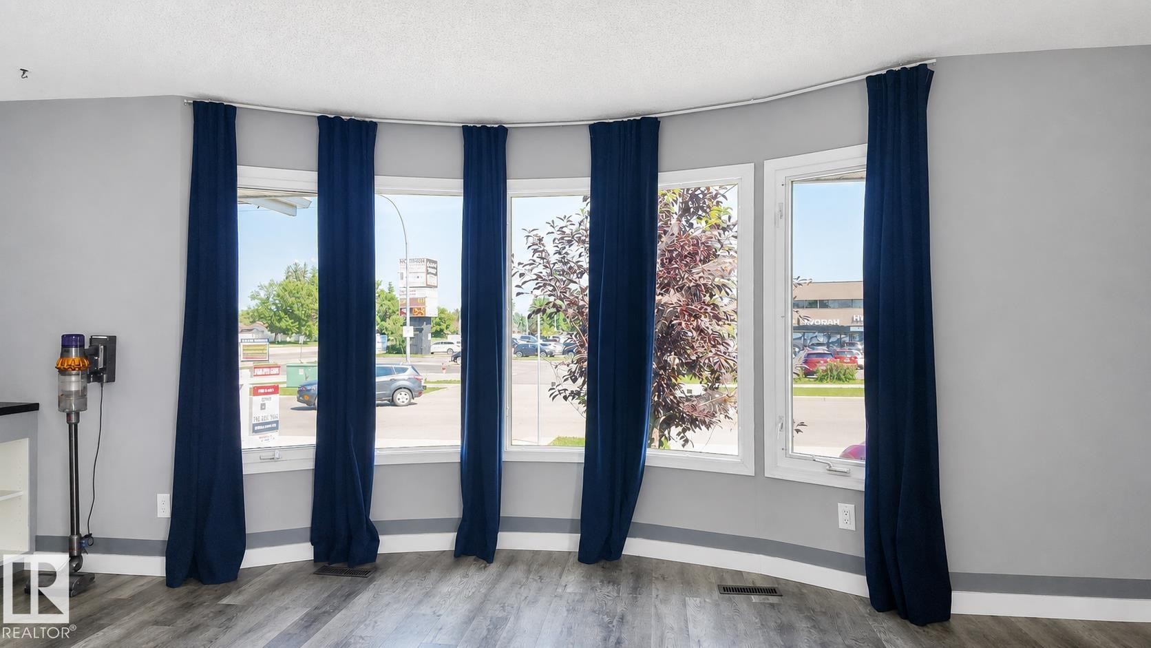 16608 109 Street Nw, Edmonton, AB - Indoor Photo Showing Other Room
