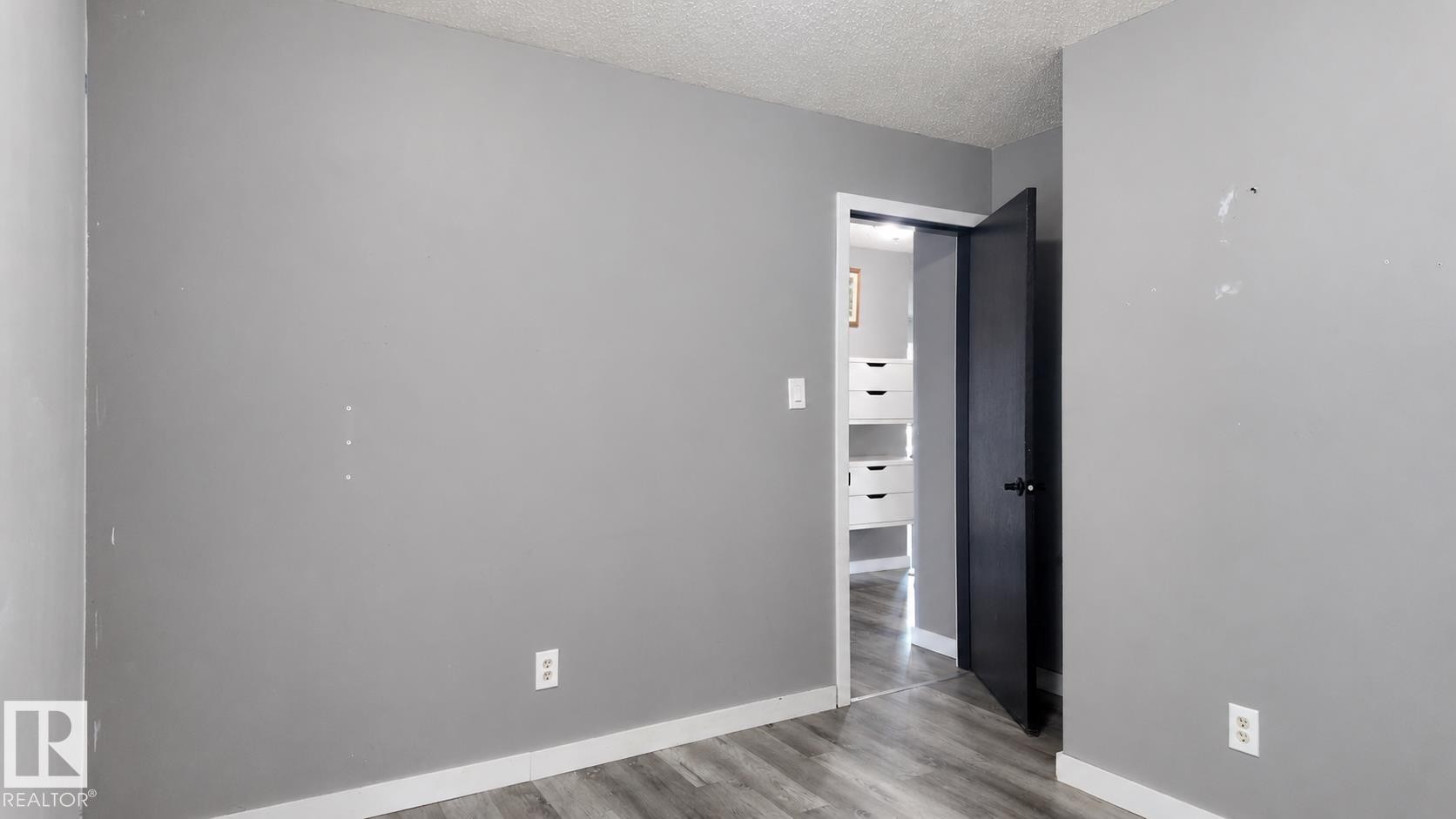 16608 109 Street Nw, Edmonton, AB - Indoor Photo Showing Other Room