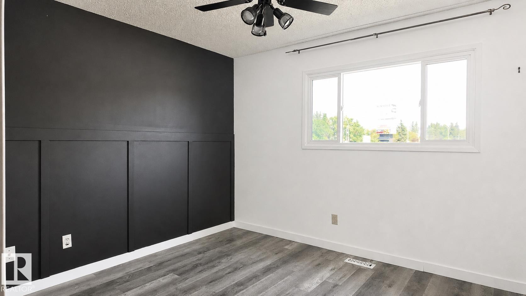 16608 109 Street Nw, Edmonton, AB - Indoor Photo Showing Other Room