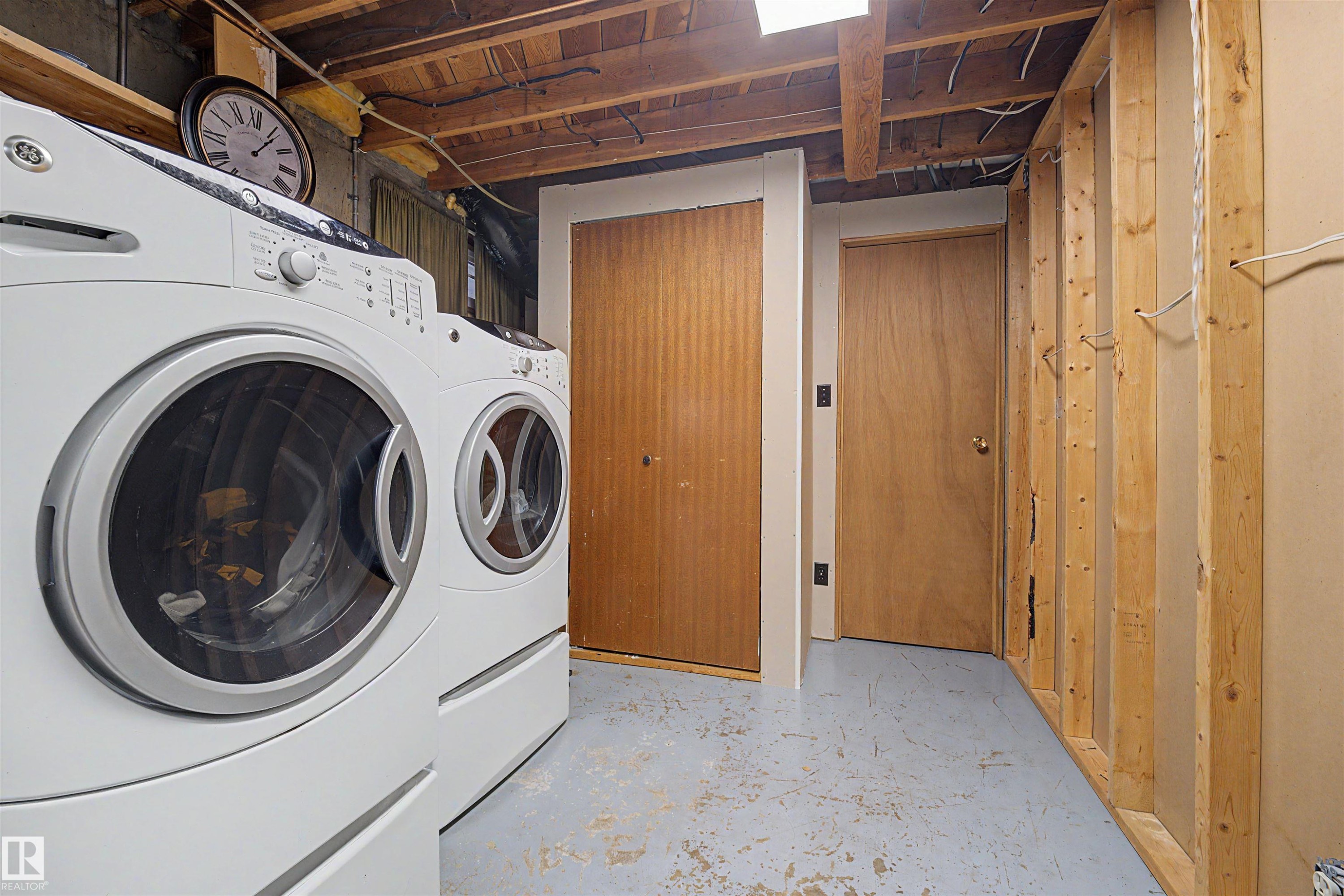 16608 109 Street Nw, Edmonton, AB - Indoor Photo Showing Laundry Room