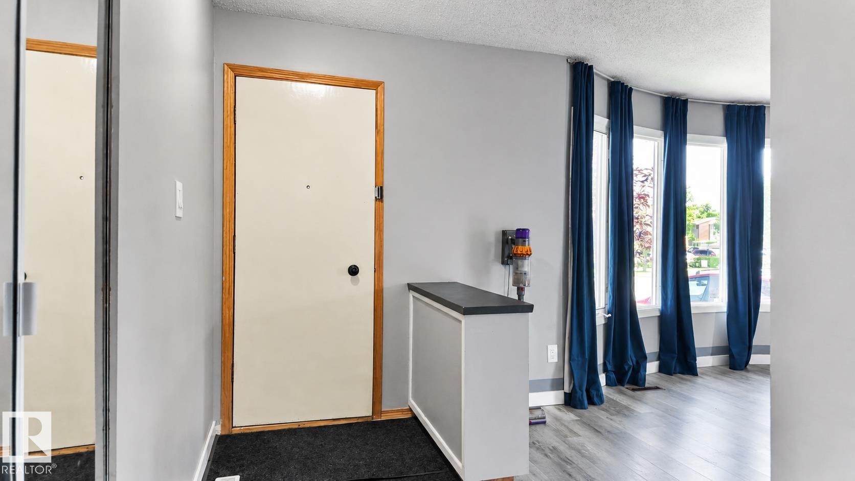 16608 109 Street Nw, Edmonton, AB - Indoor Photo Showing Other Room