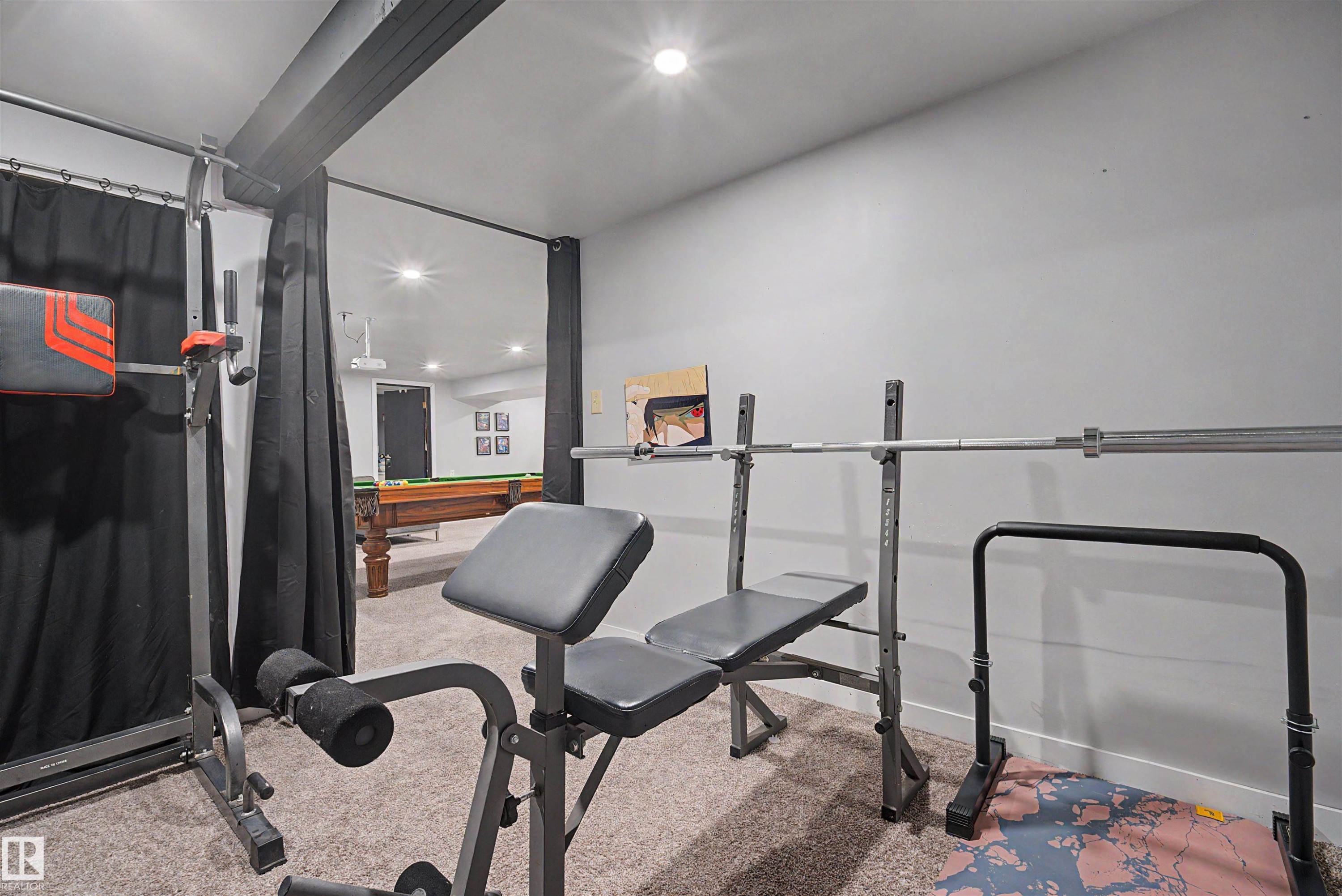 16608 109 Street Nw, Edmonton, AB - Indoor