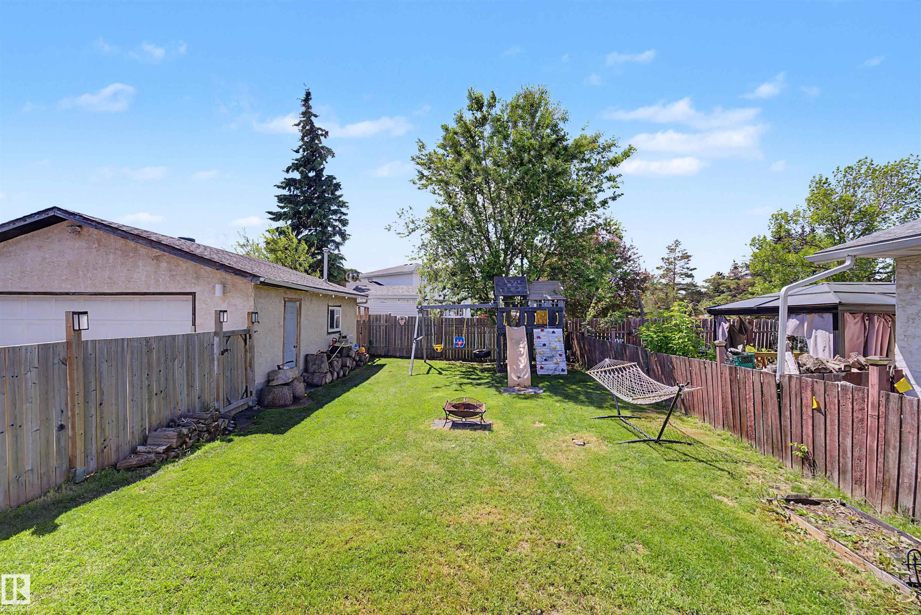 16608 109 Street Nw, Edmonton, AB - Outdoor