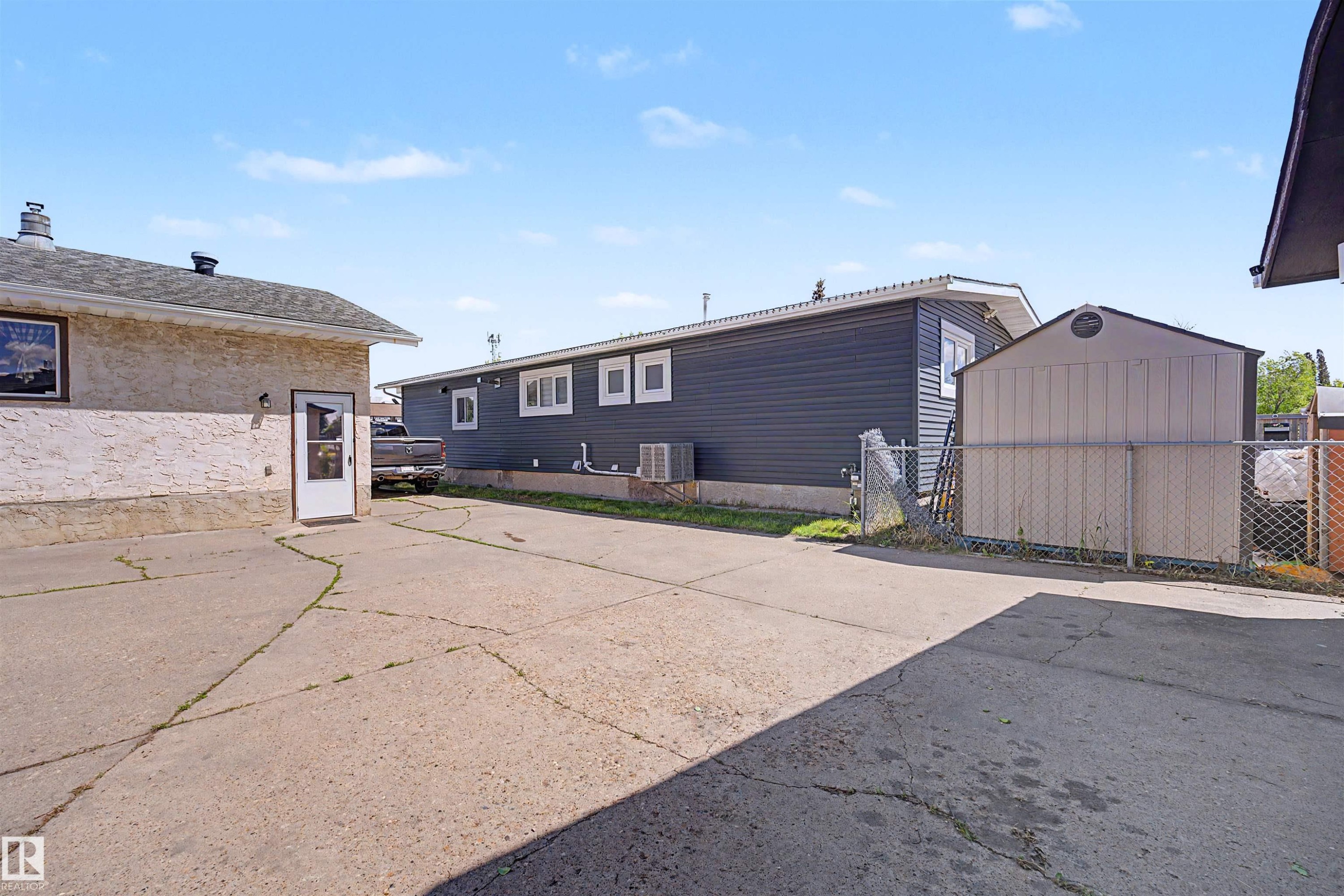 16608 109 Street Nw, Edmonton, AB - Outdoor With Exterior