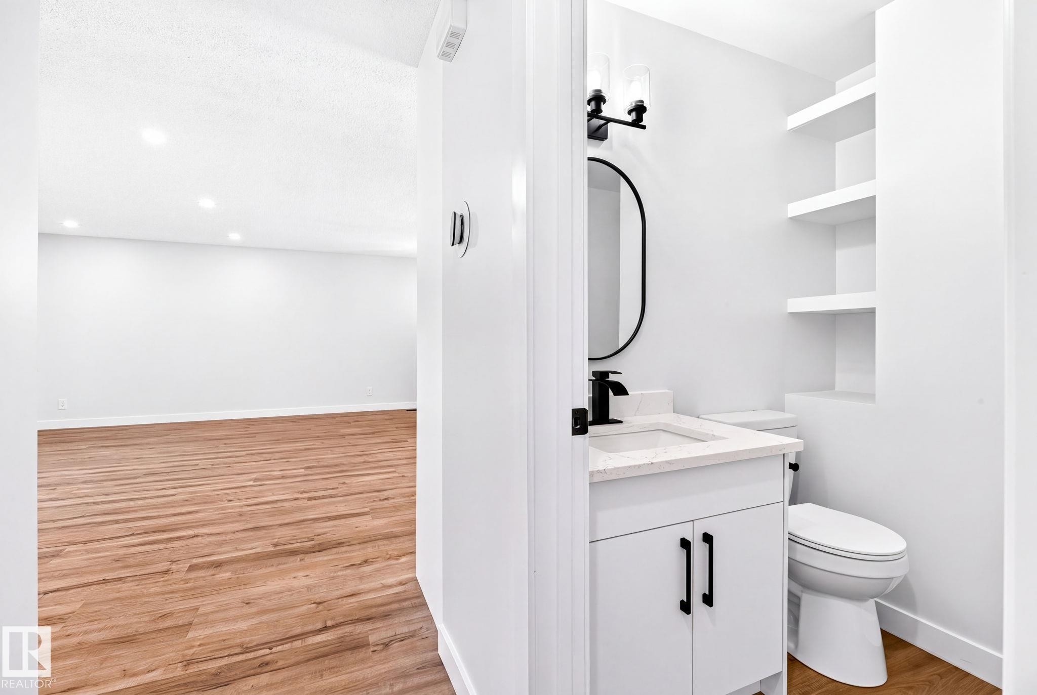 4 Glacier Crescent, Sherwood Park, AB - Indoor Photo Showing Bathroom
