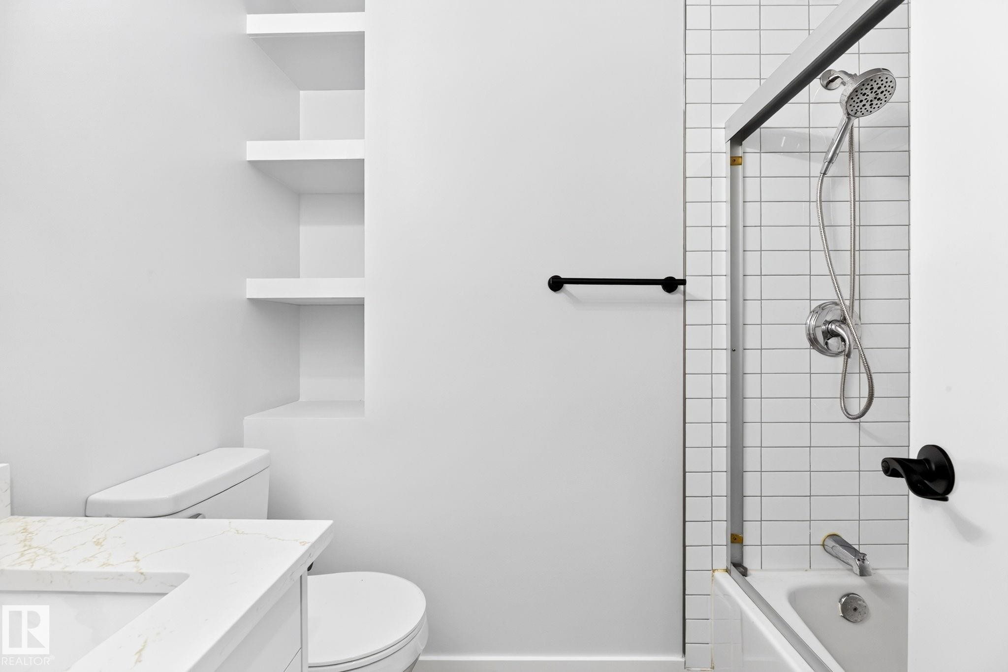 4 Glacier Crescent, Sherwood Park, AB - Indoor Photo Showing Bathroom