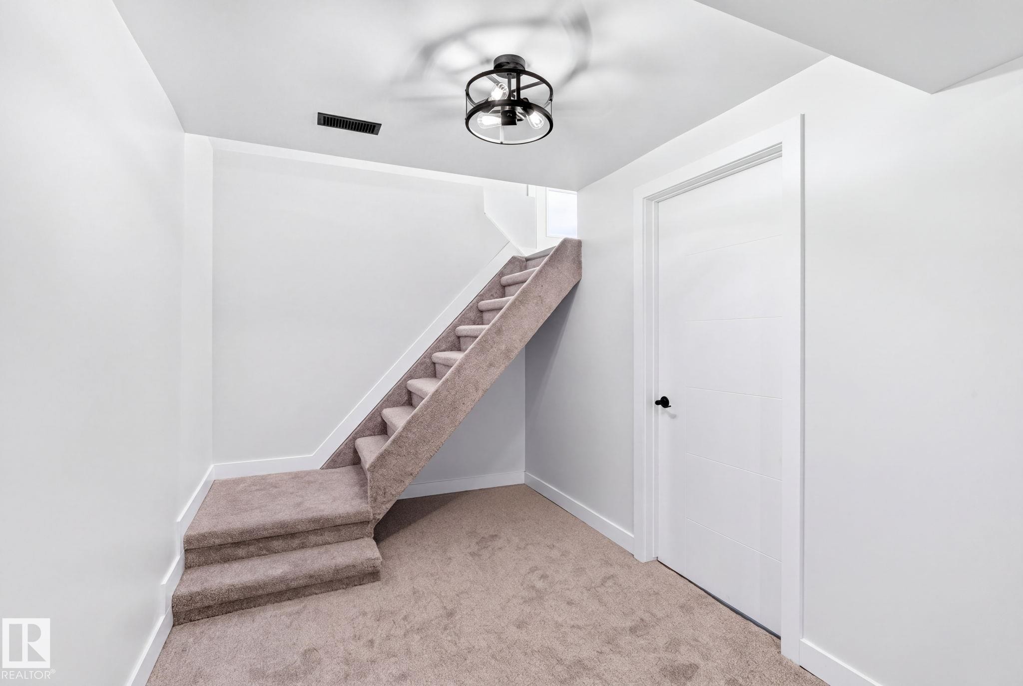 4 Glacier Crescent, Sherwood Park, AB - Indoor Photo Showing Other Room