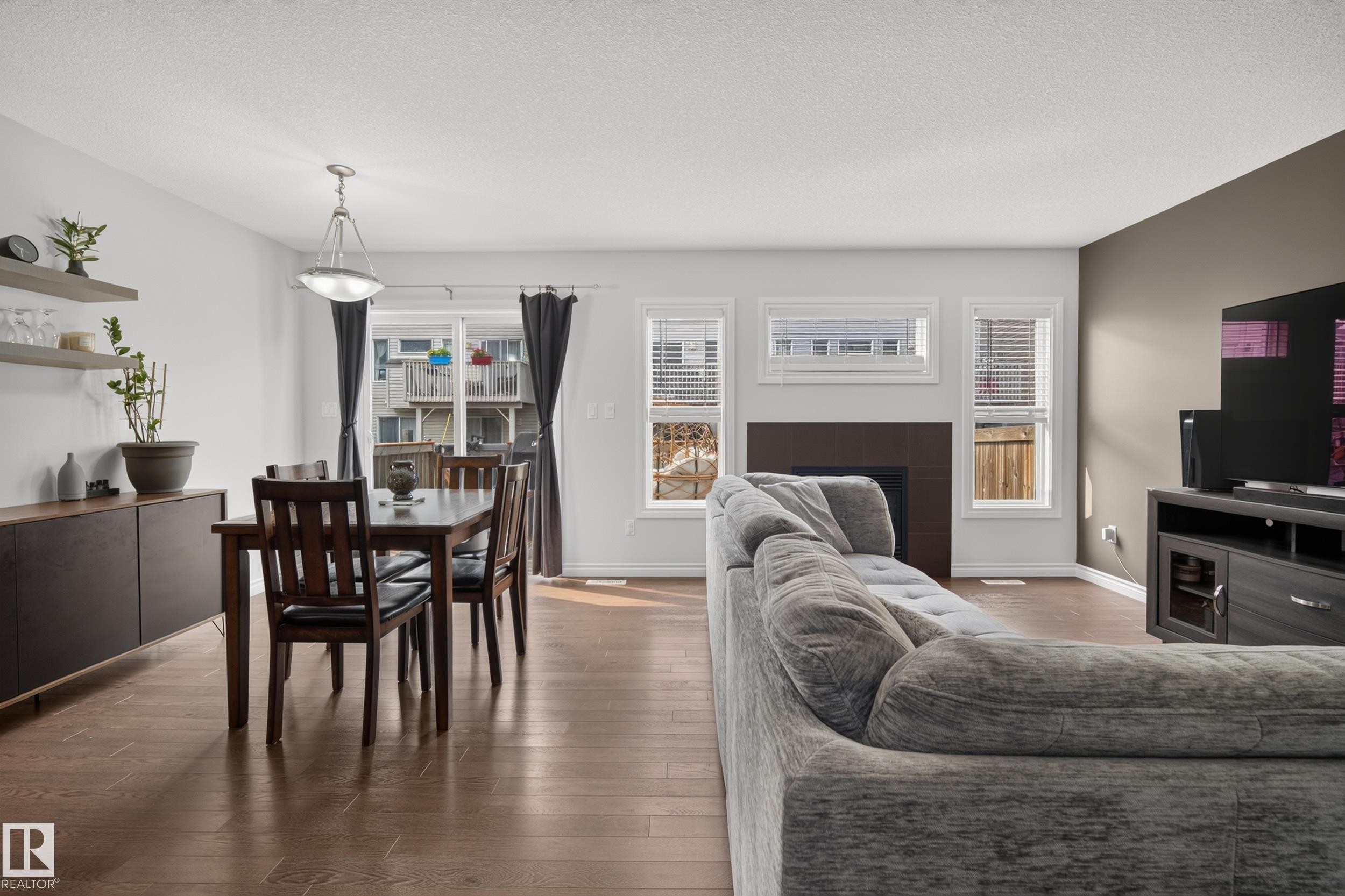 #10 85 Spruce Village Dr Dr, Spruce Grove, AB - Indoor Photo Showing Living Room