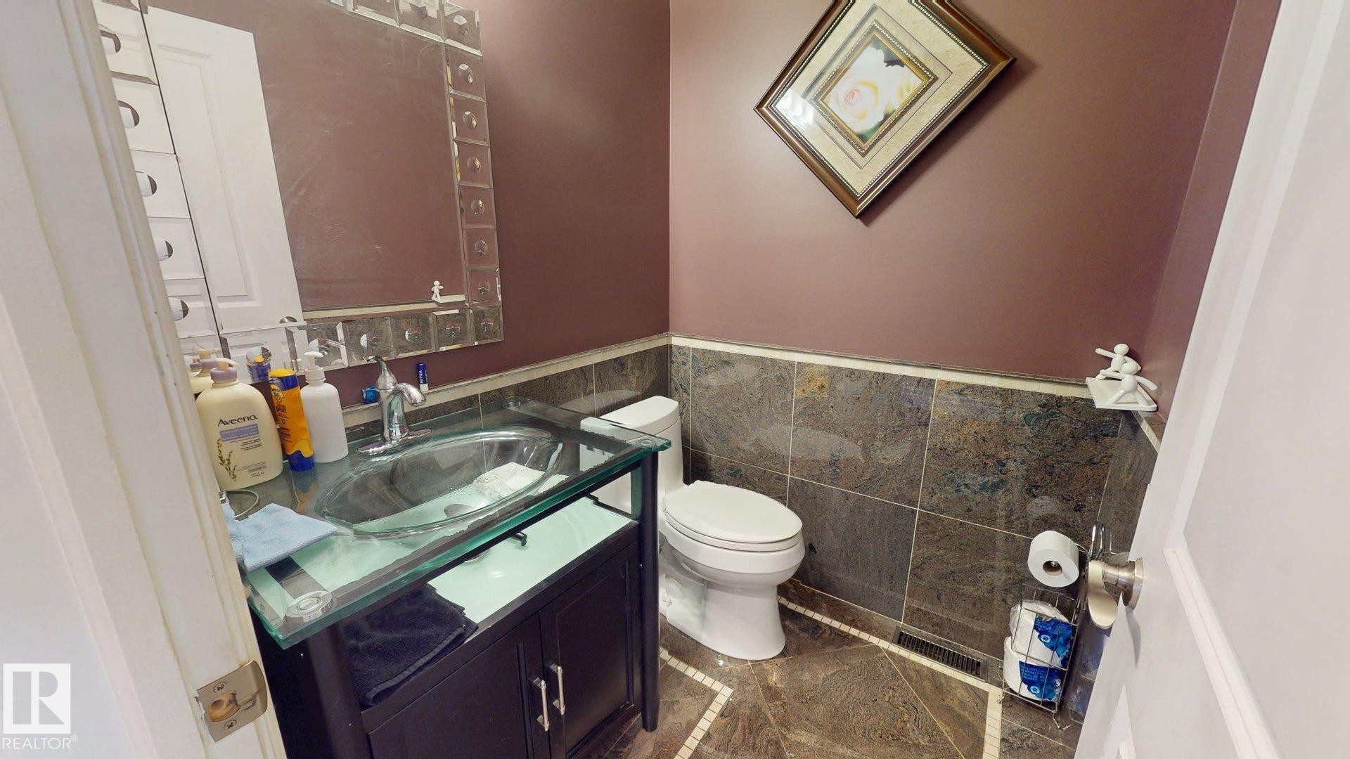 852 Wheeler Road Nw, Edmonton, AB - Indoor Photo Showing Bathroom