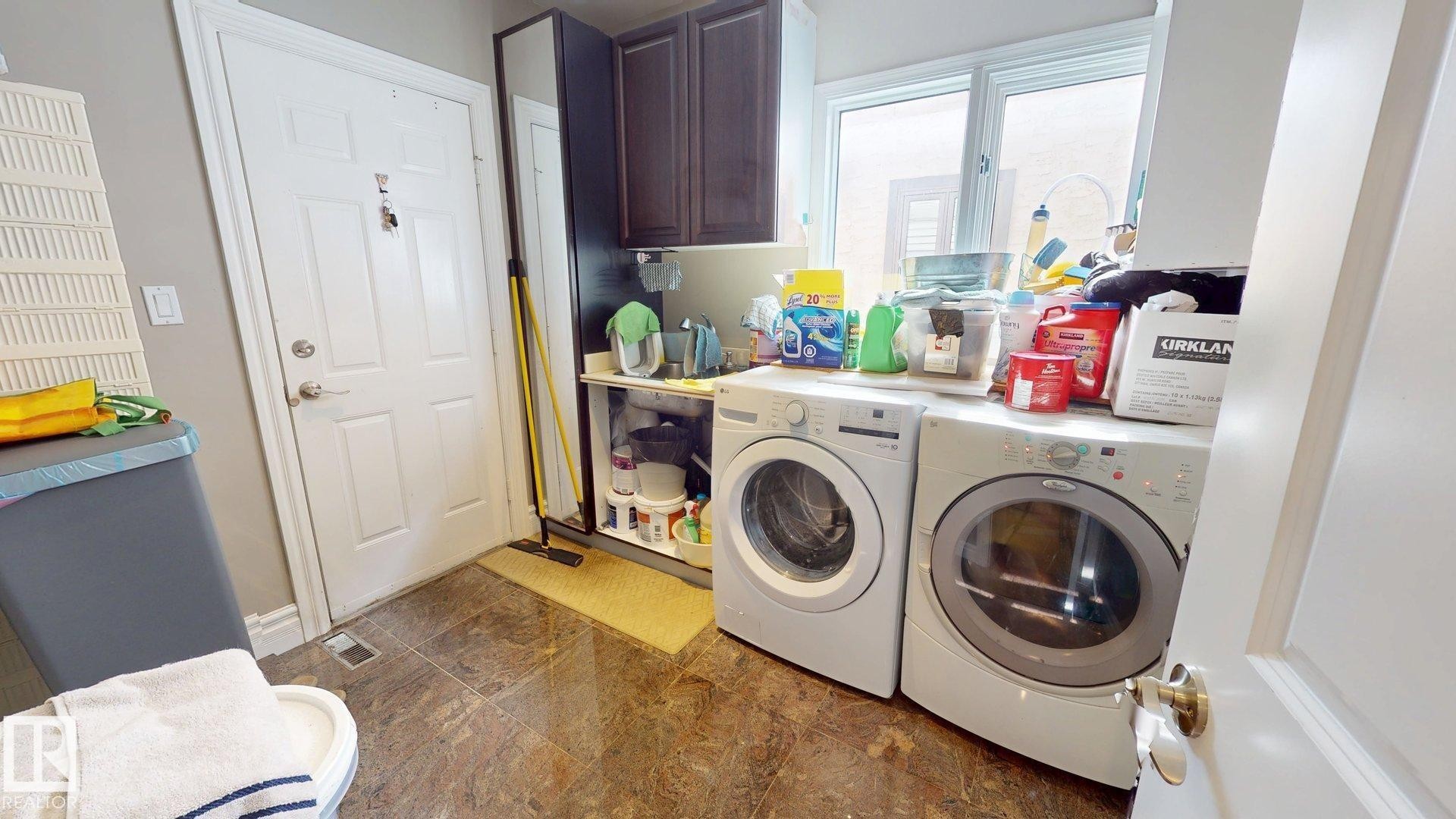 852 Wheeler Road Nw, Edmonton, AB - Indoor Photo Showing Laundry Room
