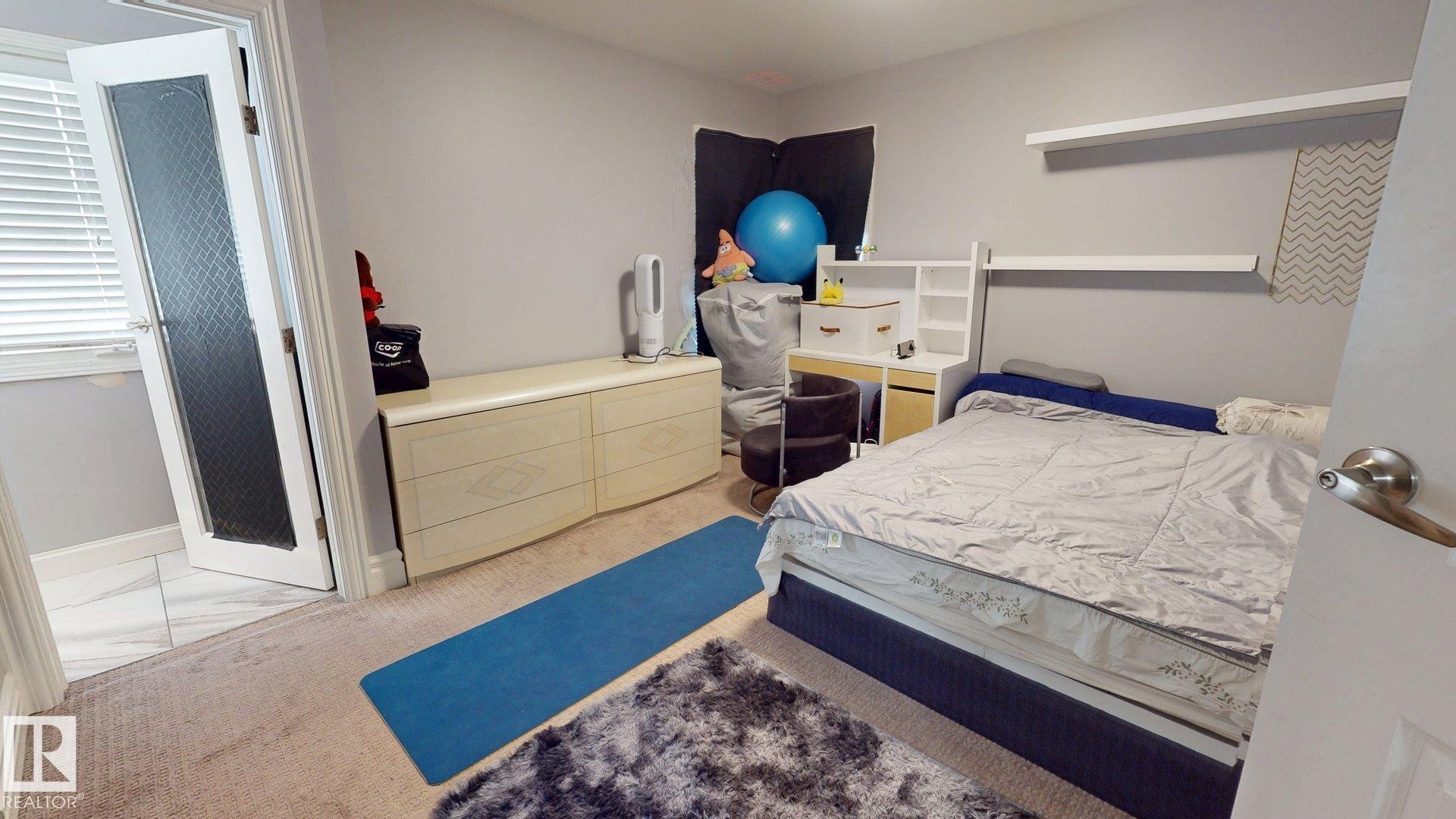 852 Wheeler Road Nw, Edmonton, AB - Indoor Photo Showing Bedroom