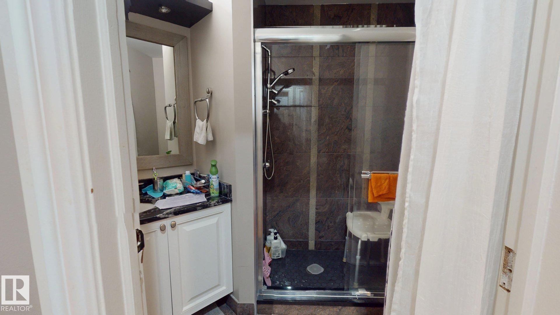852 Wheeler Road Nw, Edmonton, AB - Indoor Photo Showing Other Room