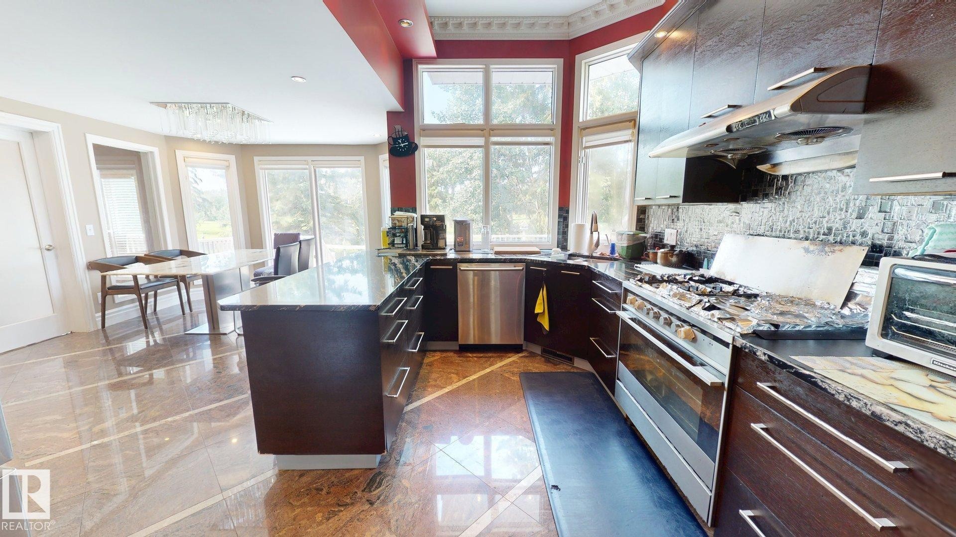 852 Wheeler Road Nw, Edmonton, AB - Indoor Photo Showing Kitchen With Upgraded Kitchen