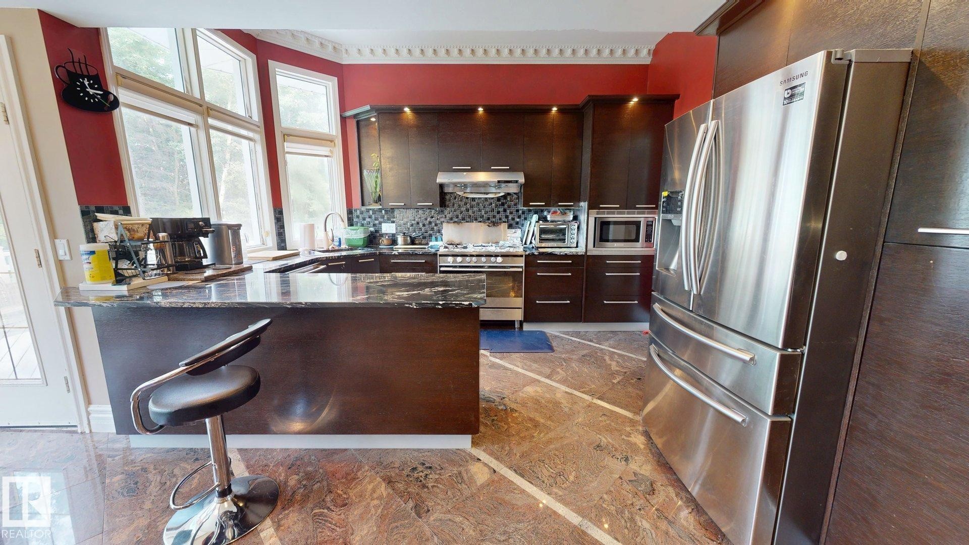 852 Wheeler Road Nw, Edmonton, AB - Indoor Photo Showing Kitchen