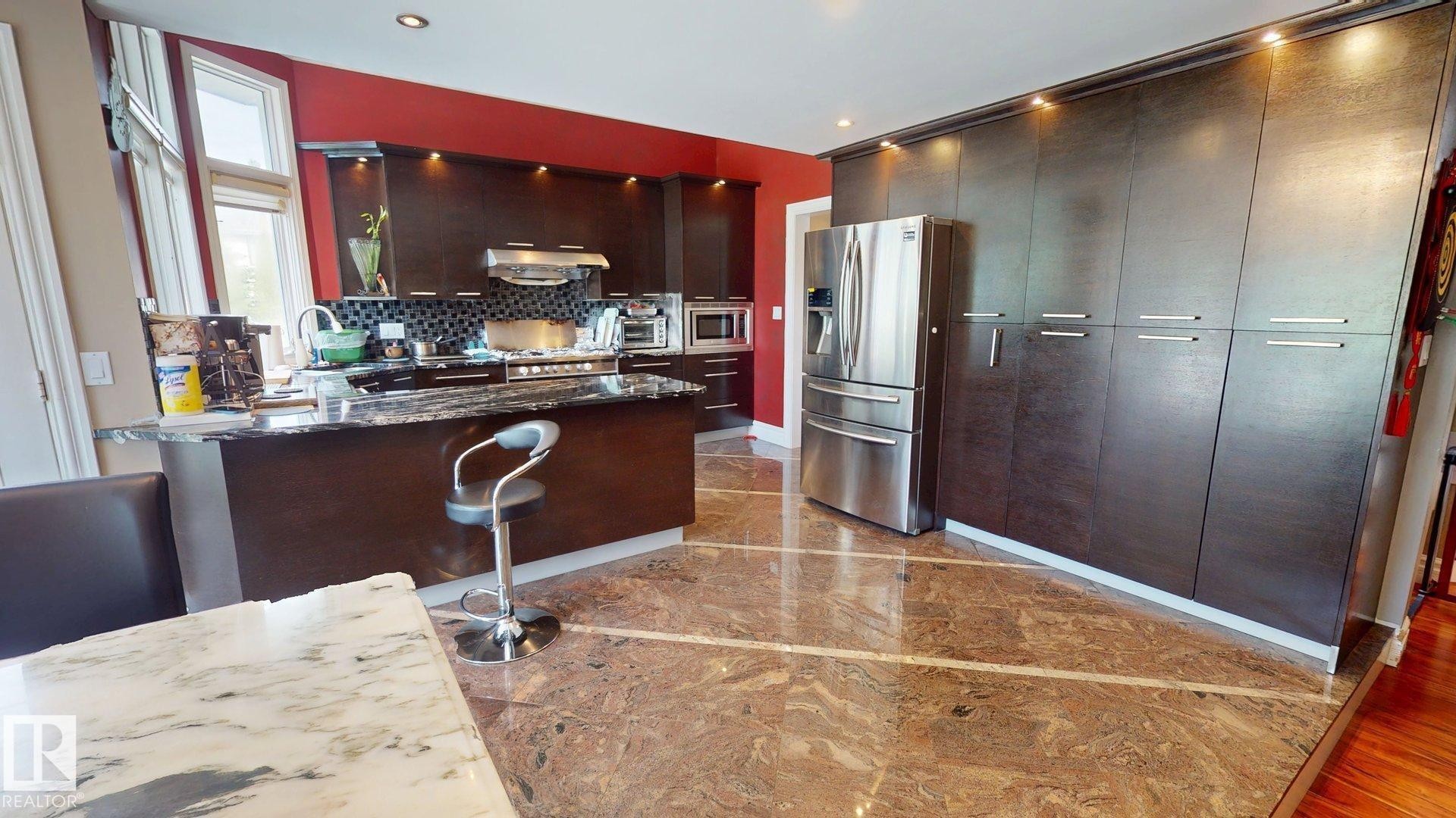 852 Wheeler Road Nw, Edmonton, AB - Indoor Photo Showing Kitchen