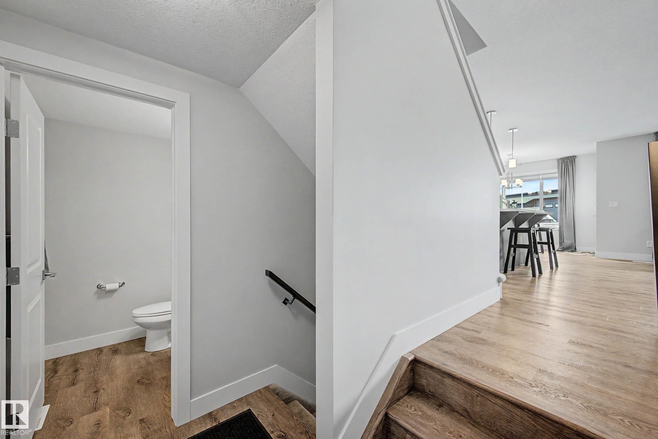 924 Morris Way, Leduc, AB - Indoor Photo Showing Other Room