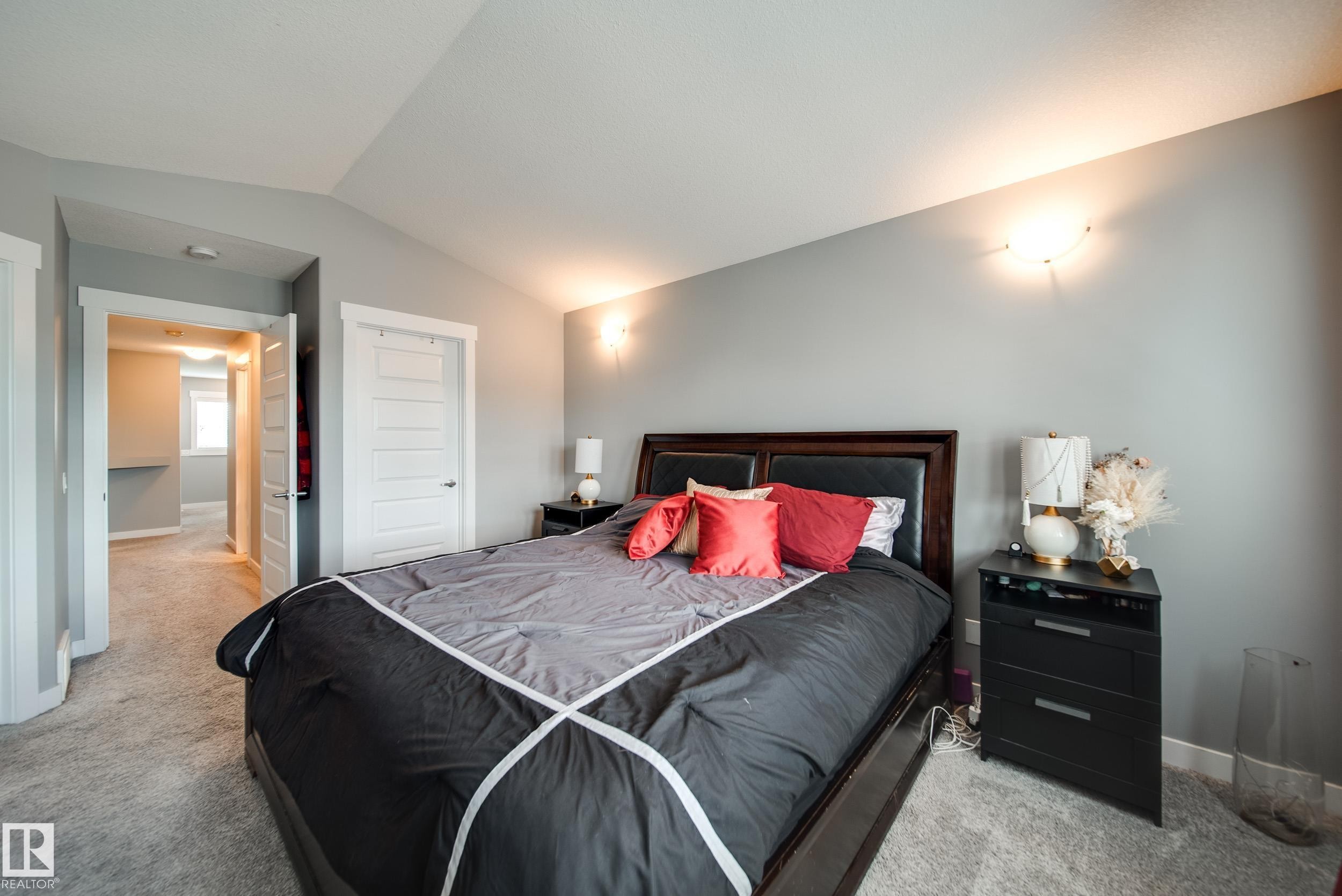 6305 167A Avenue Nw, Edmonton, AB - Indoor Photo Showing Bedroom