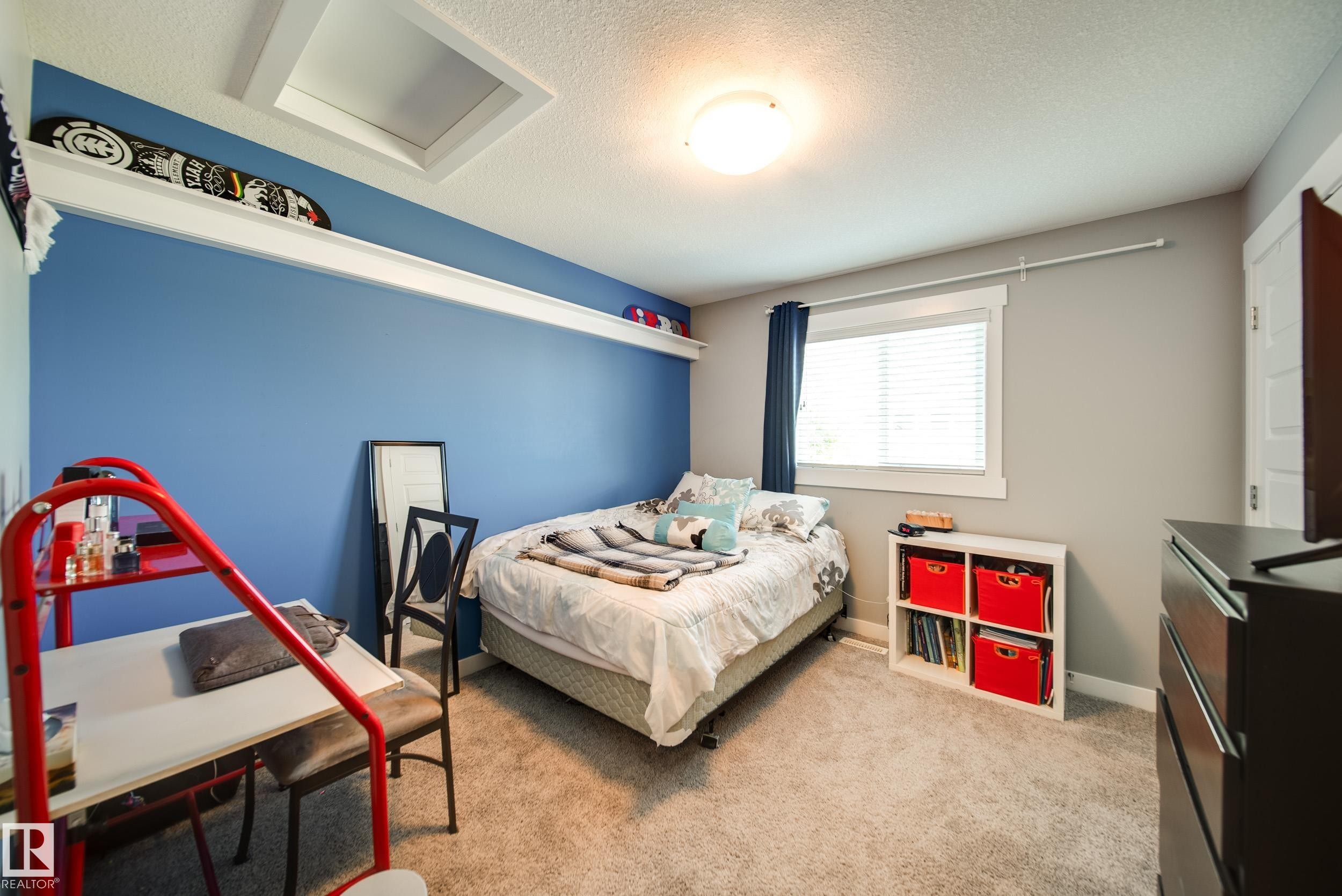 6305 167A Avenue Nw, Edmonton, AB - Indoor Photo Showing Bedroom