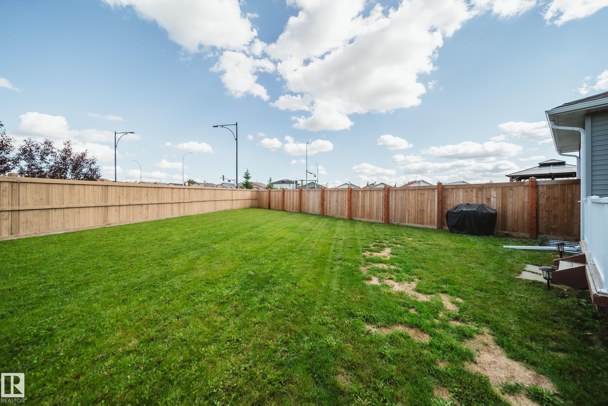 6305 167A Avenue Nw, Edmonton, AB - Outdoor With Backyard