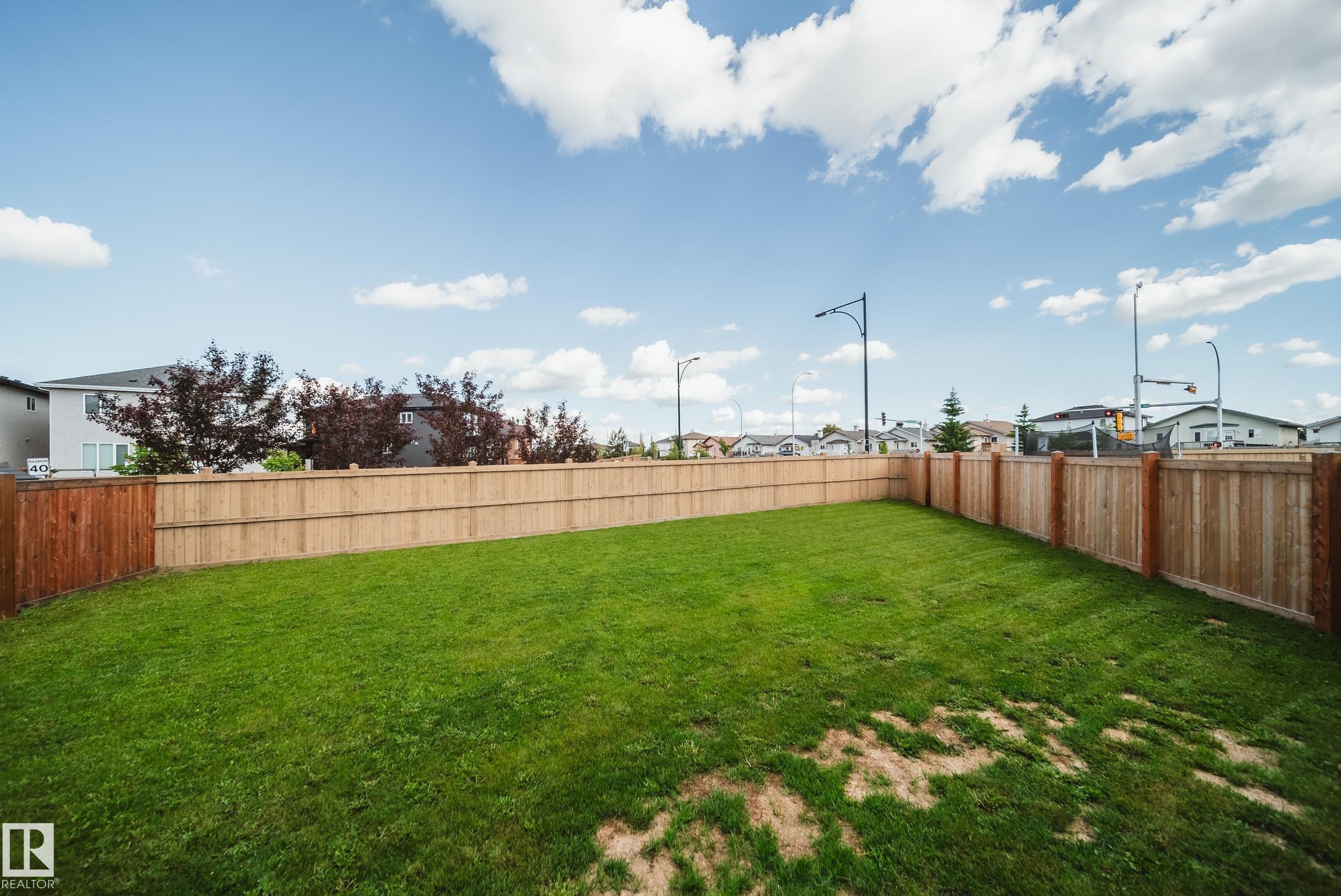 6305 167A Avenue Nw, Edmonton, AB - Outdoor