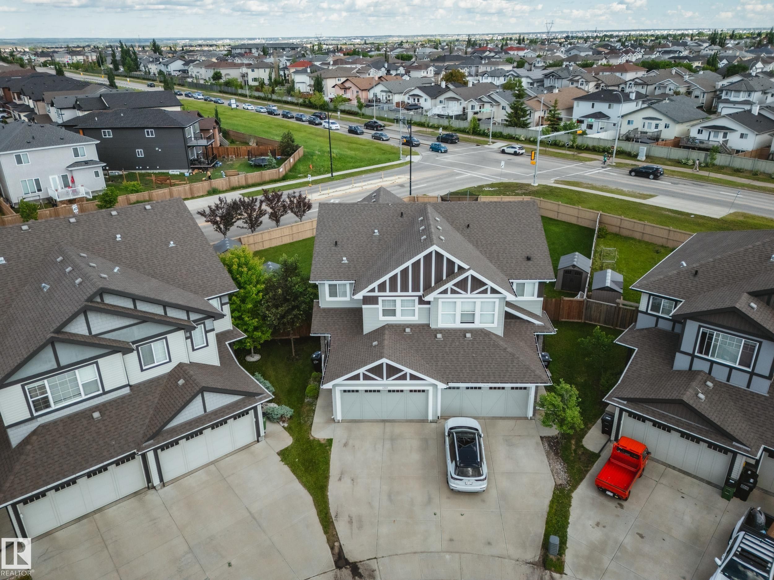 6305 167A Avenue Nw, Edmonton, AB - Outdoor With View