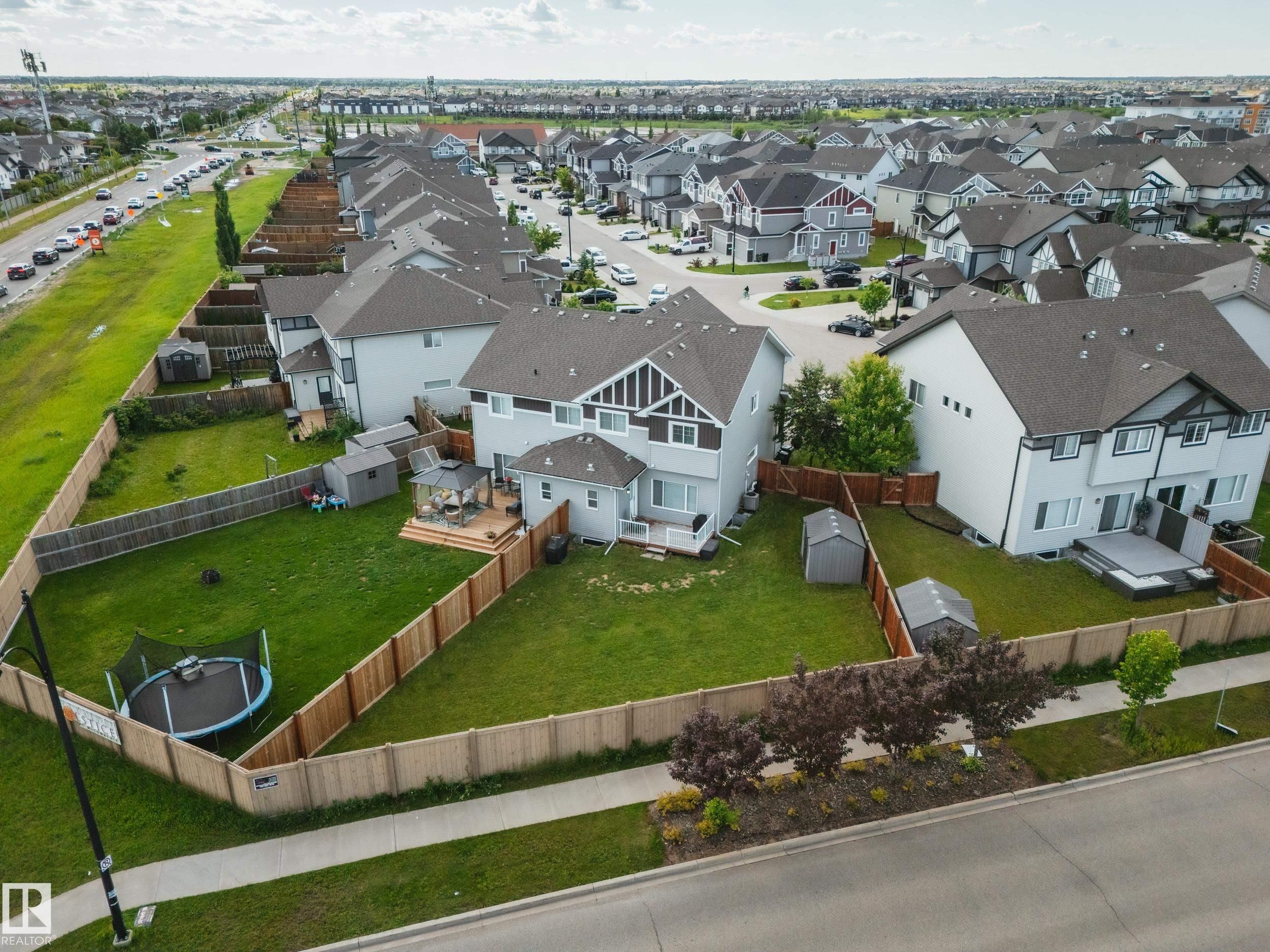 6305 167A Avenue Nw, Edmonton, AB - Outdoor With View