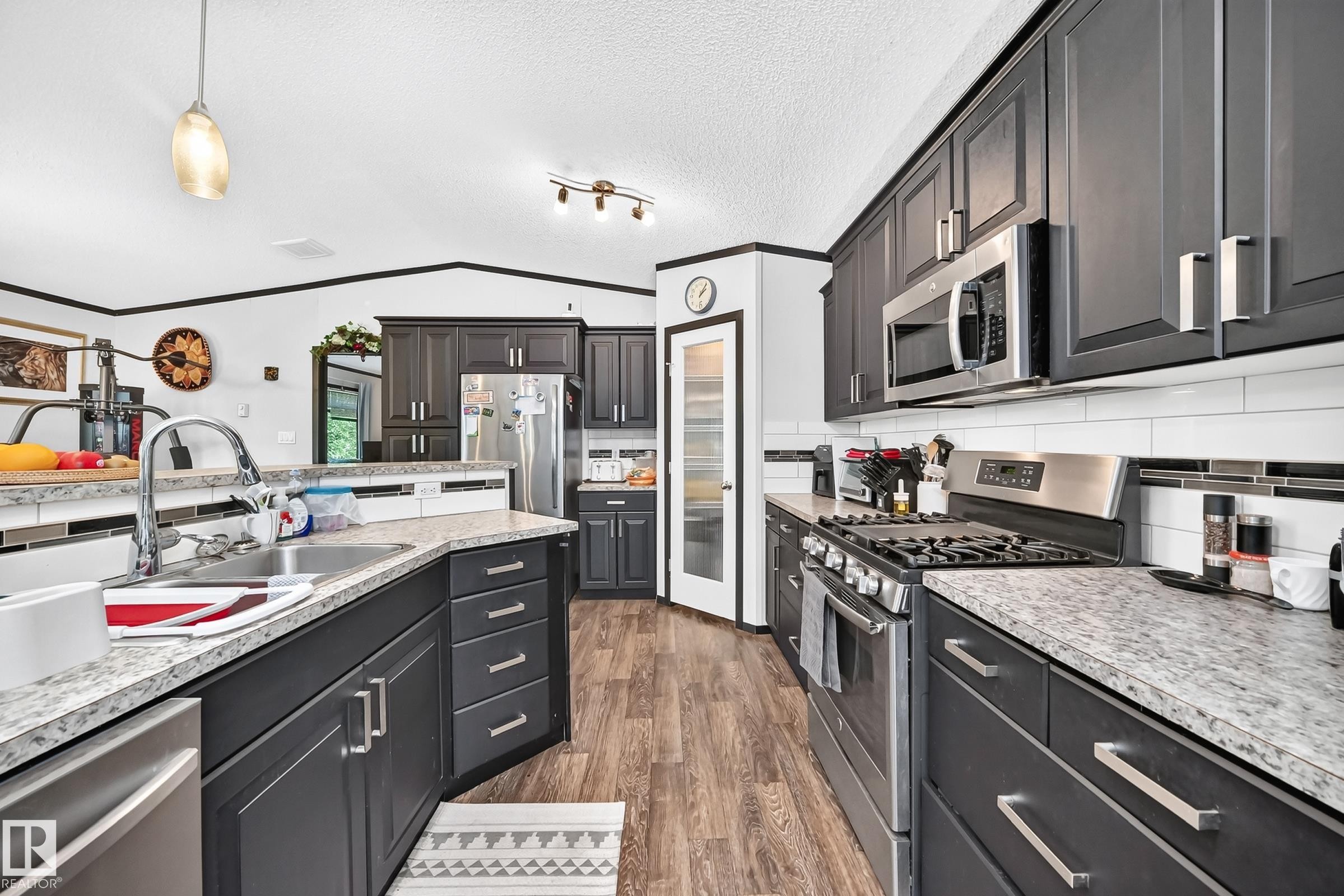 #30 55220 Rge Road 13, Rural Lac Ste. Anne County, AB - Indoor Photo Showing Kitchen With Double Sink With Upgraded Kitchen