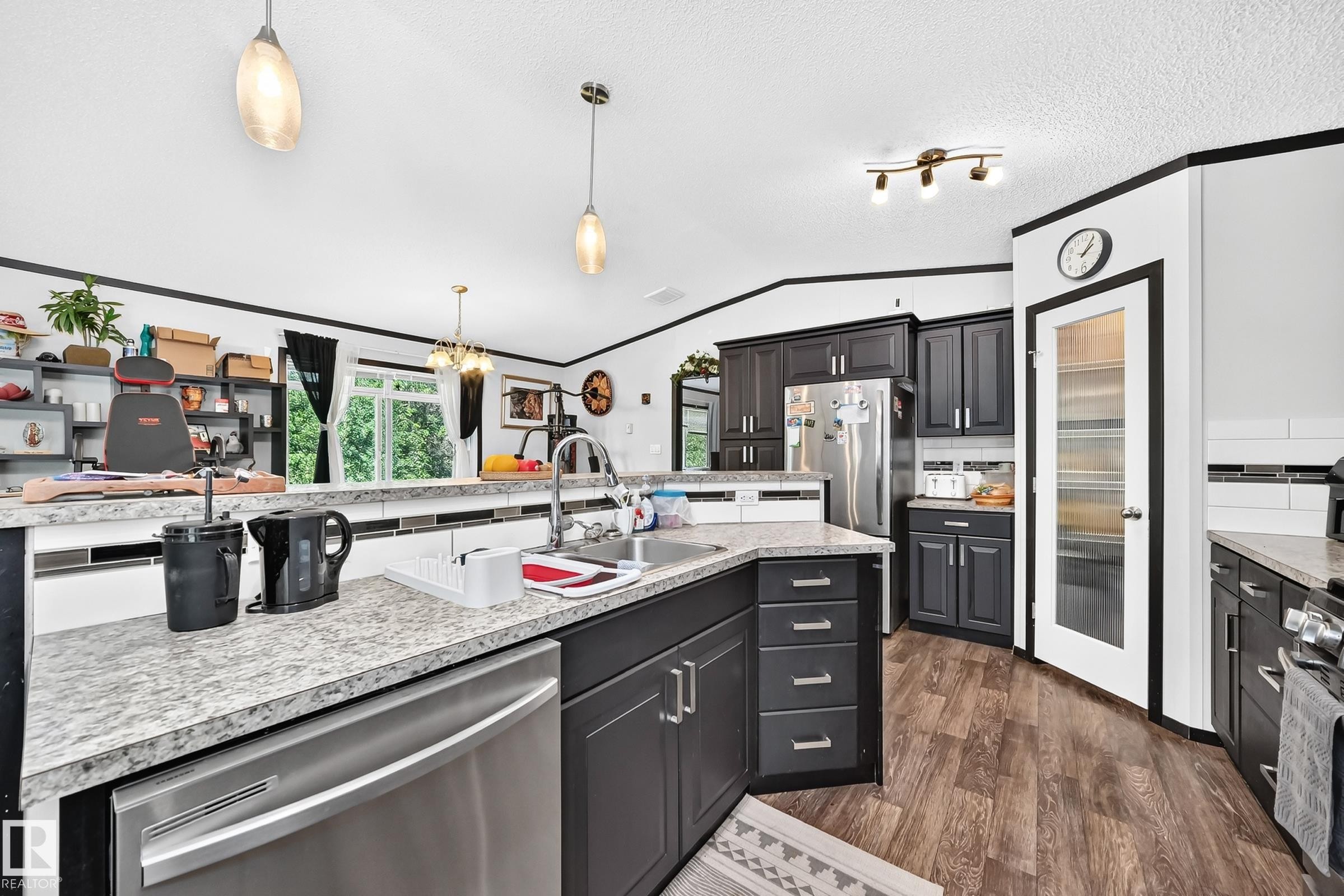 #30 55220 Rge Road 13, Rural Lac Ste. Anne County, AB - Indoor Photo Showing Kitchen