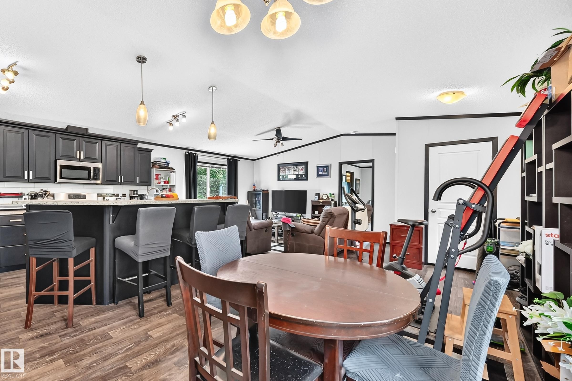 #30 55220 Rge Road 13, Rural Lac Ste. Anne County, AB - Indoor Photo Showing Dining Room
