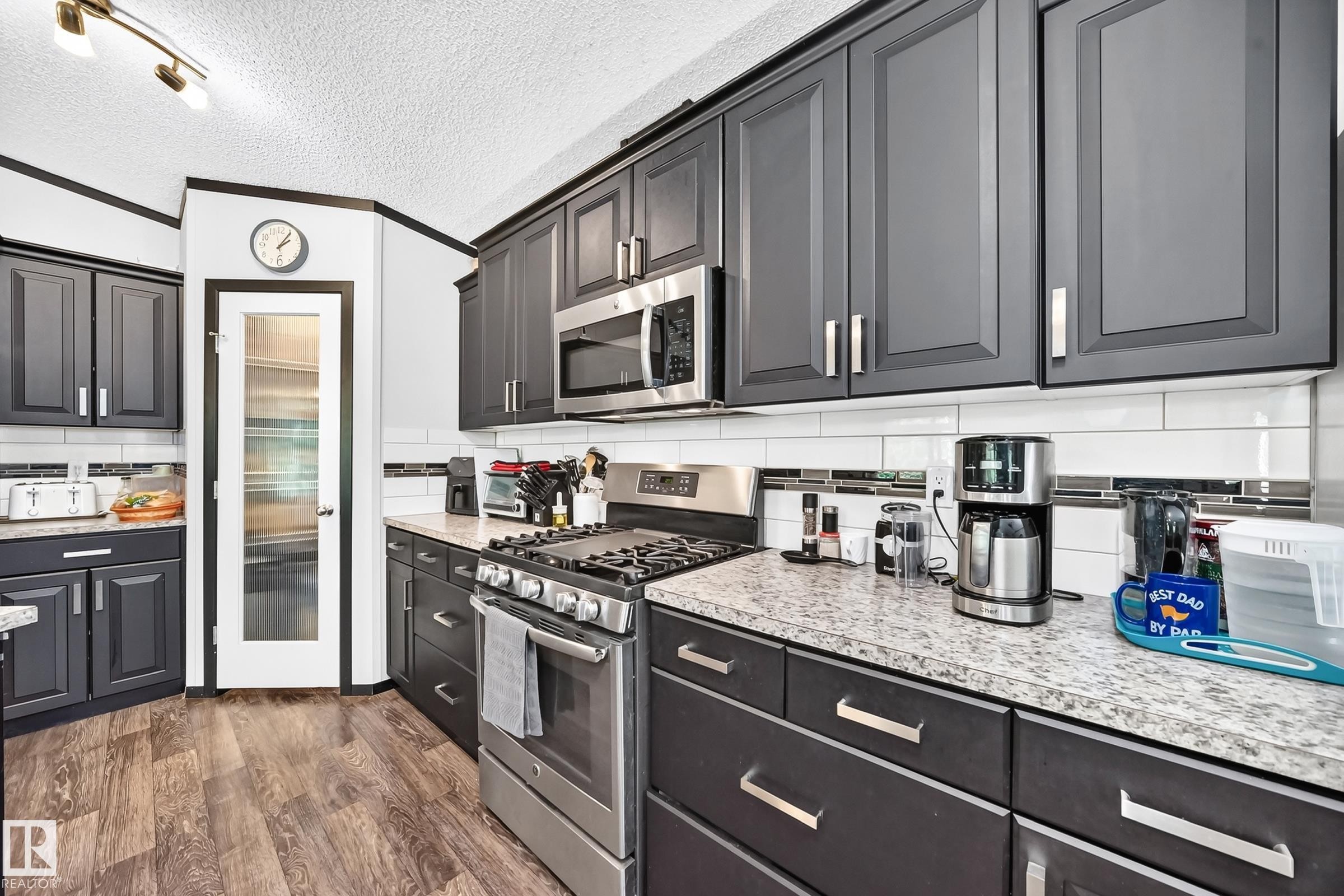 #30 55220 Rge Road 13, Rural Lac Ste. Anne County, AB - Indoor Photo Showing Kitchen With Upgraded Kitchen