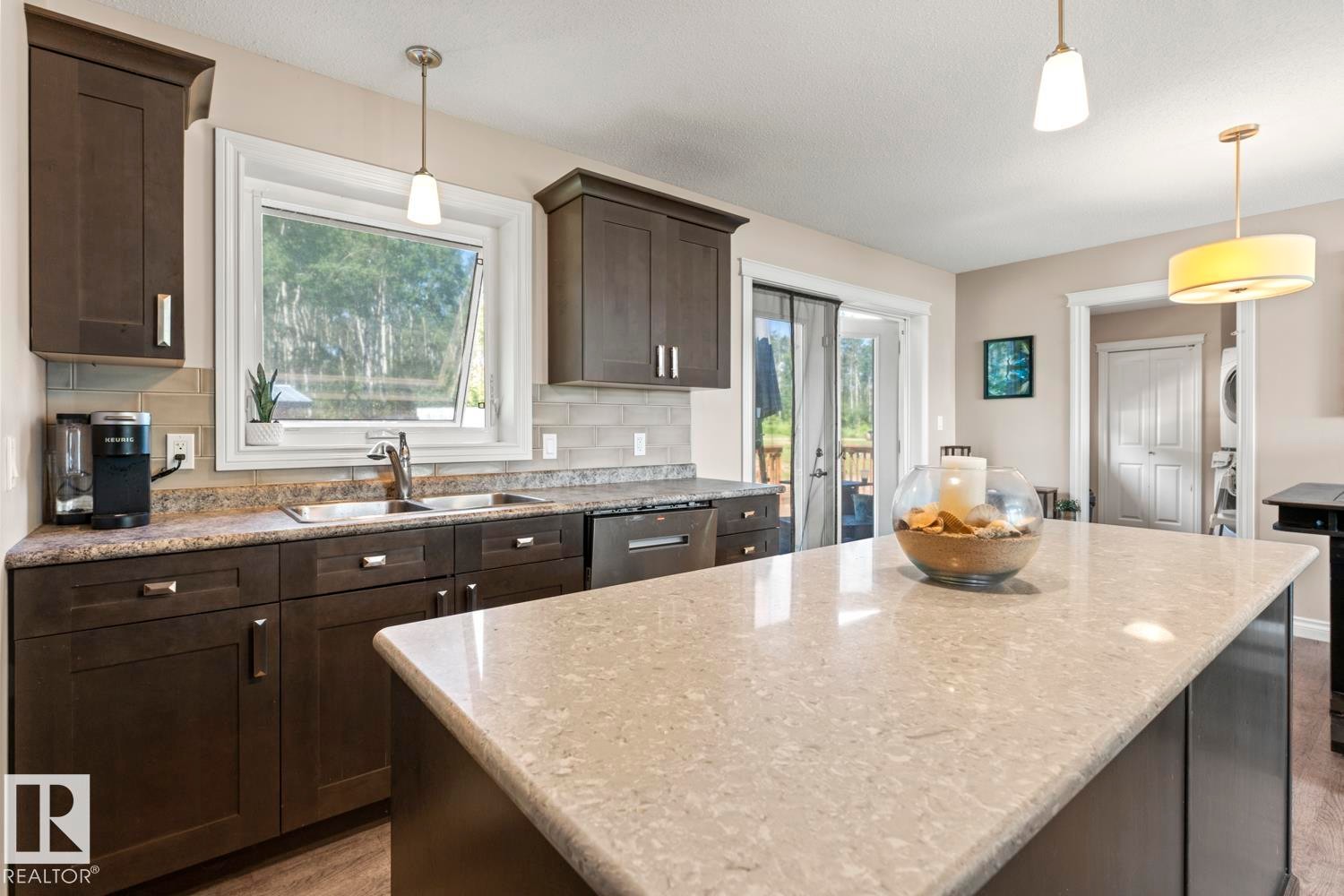 60020 Range Road 460, Rural Bonnyville M.D., AB - Indoor Photo Showing Kitchen With Double Sink With Upgraded Kitchen