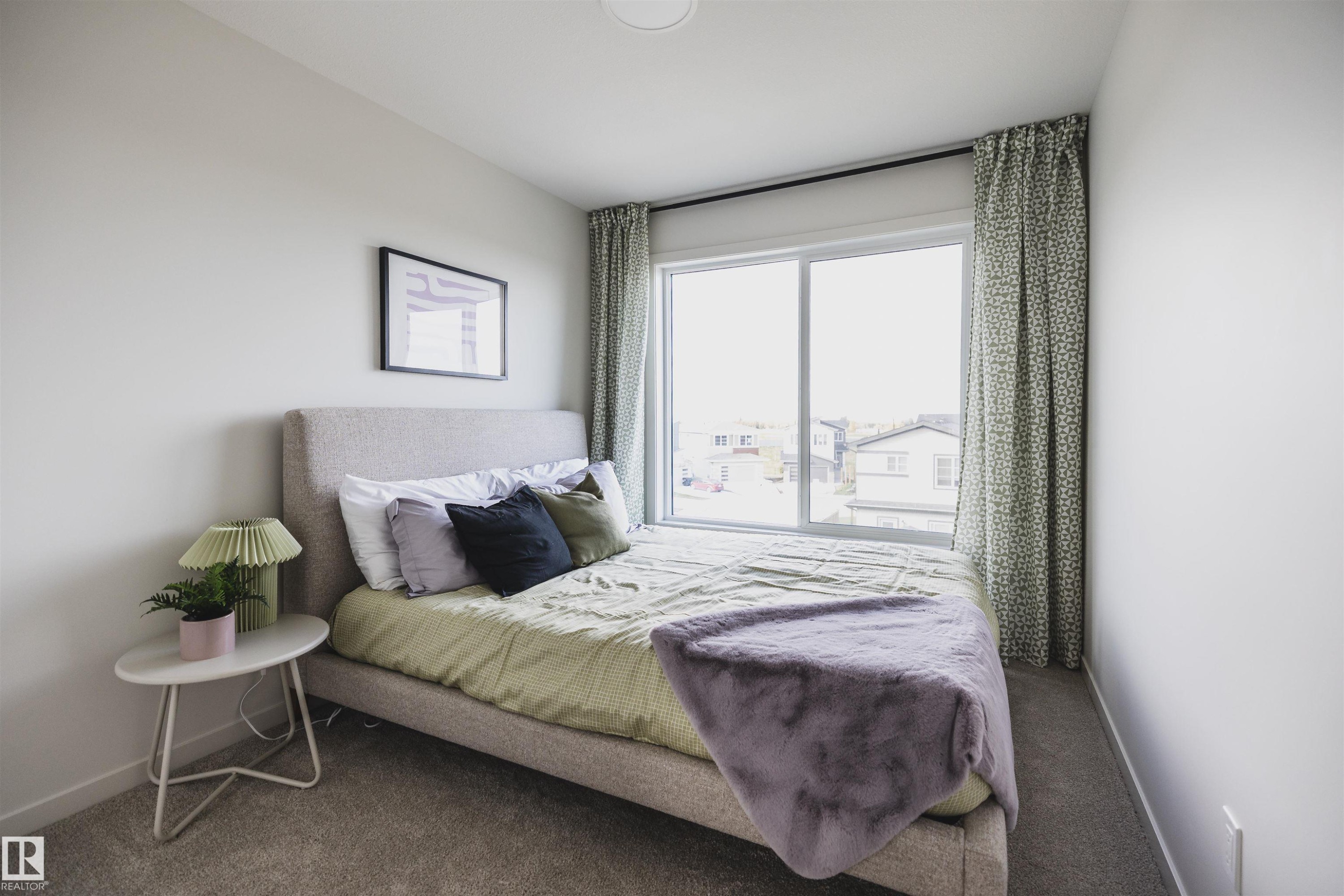 7 Roseburn Trail, Fort Saskatchewan, AB - Indoor Photo Showing Bedroom