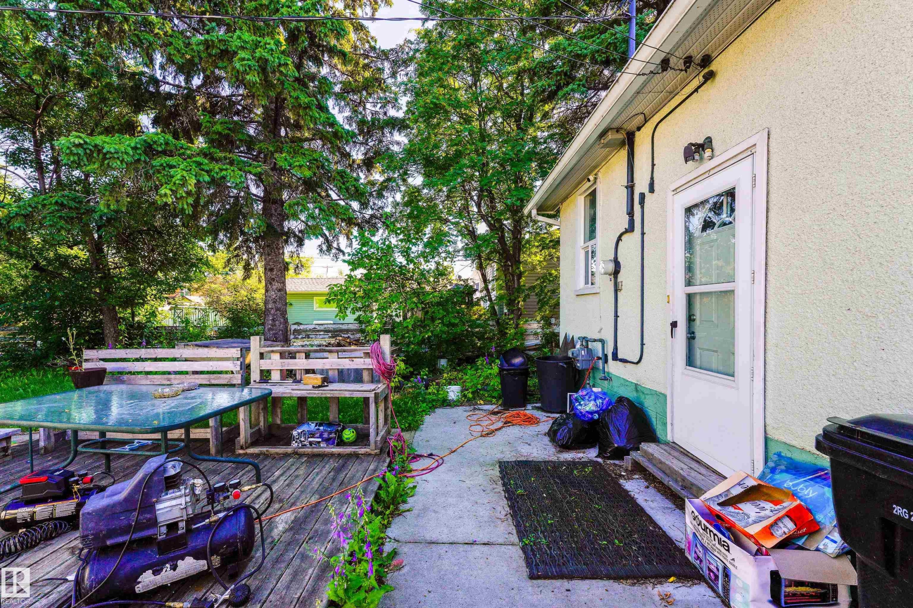 8945 150 Street Nw, Edmonton, AB - Outdoor
