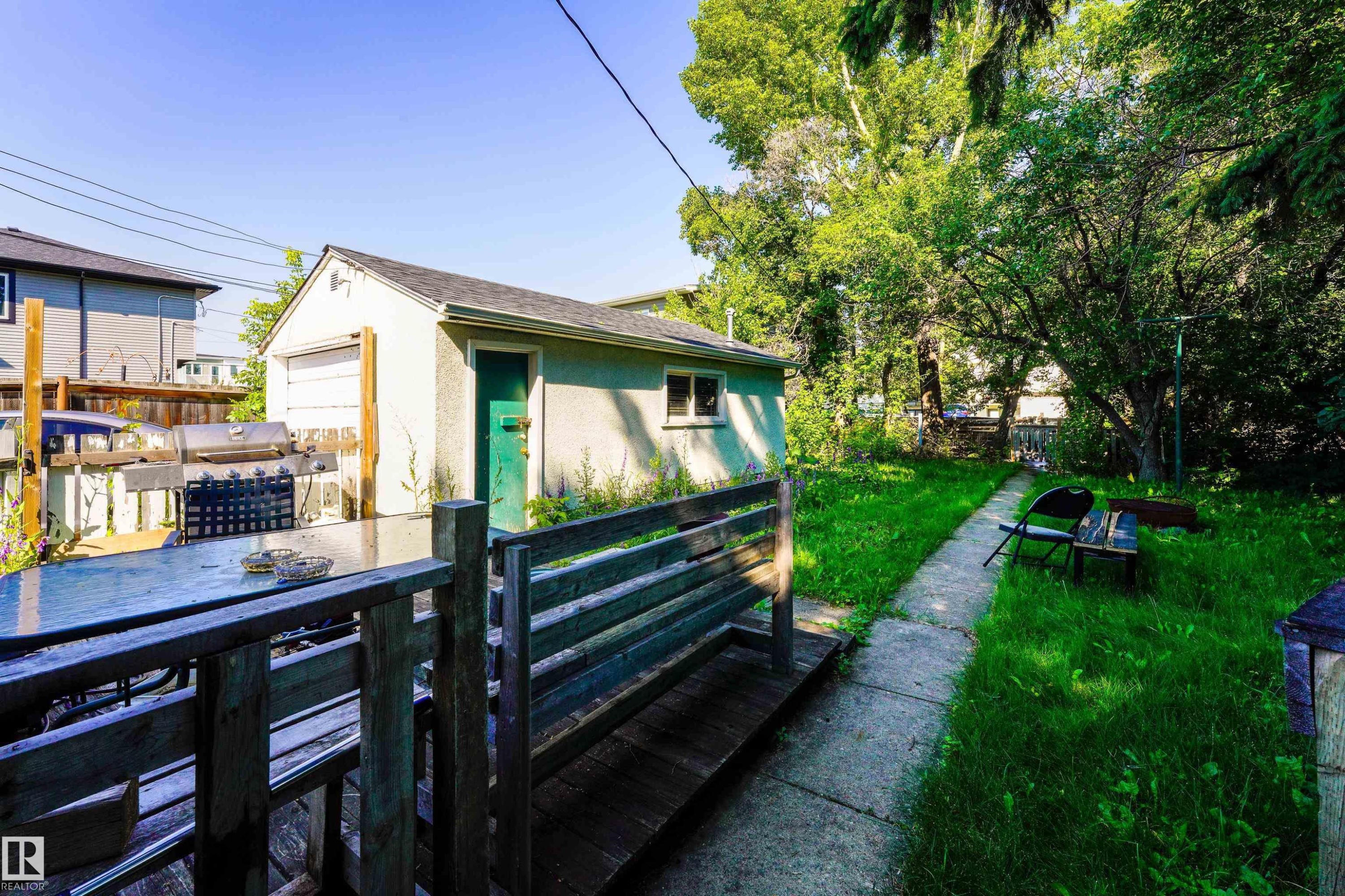 8945 150 Street Nw, Edmonton, AB - Outdoor