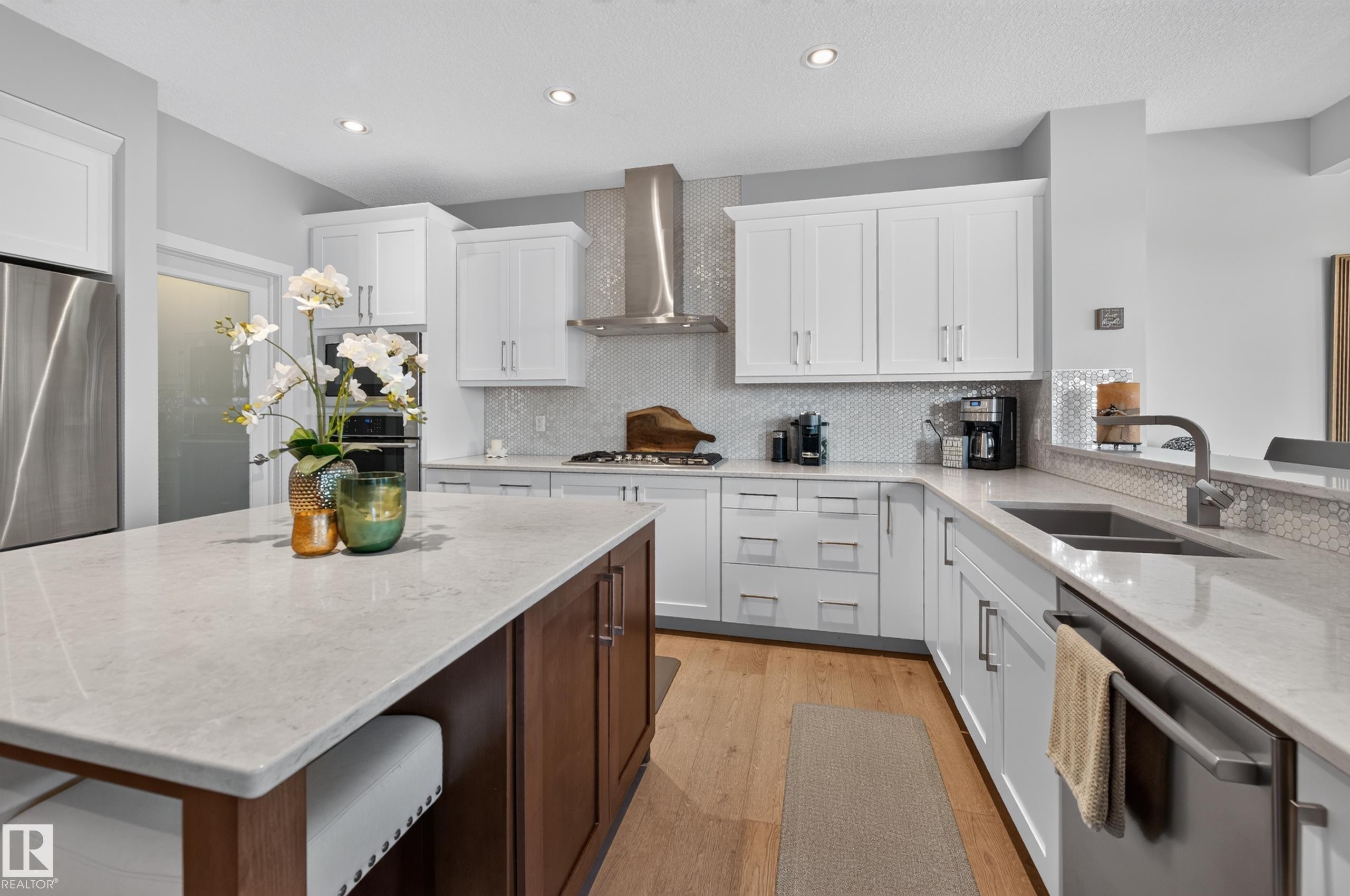 14 Sunbury Place, Sherwood Park, AB - Indoor Photo Showing Kitchen With Stainless Steel Kitchen With Double Sink With Upgraded Kitchen