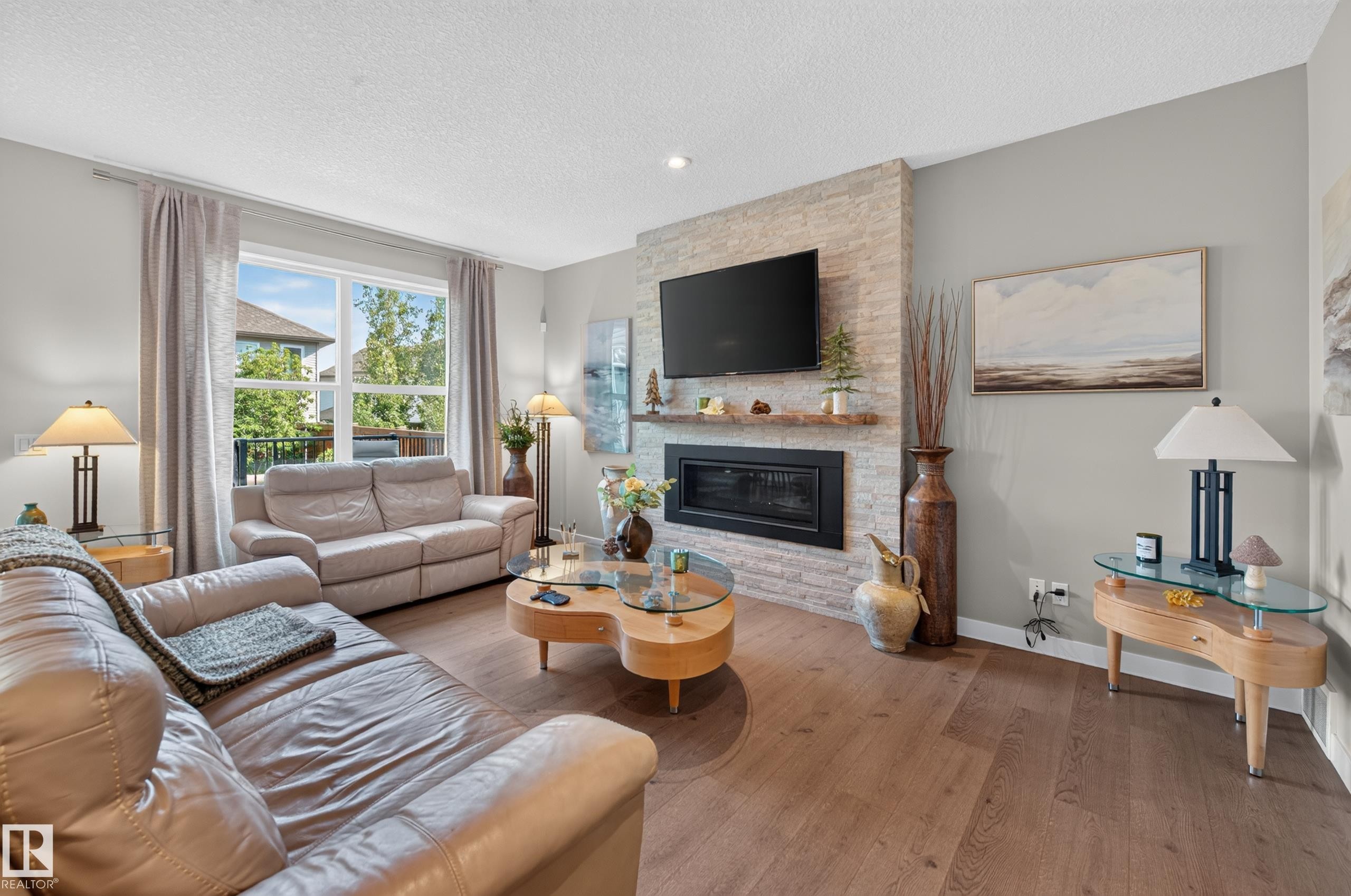 14 Sunbury Place, Sherwood Park, AB - Indoor Photo Showing Living Room With Fireplace