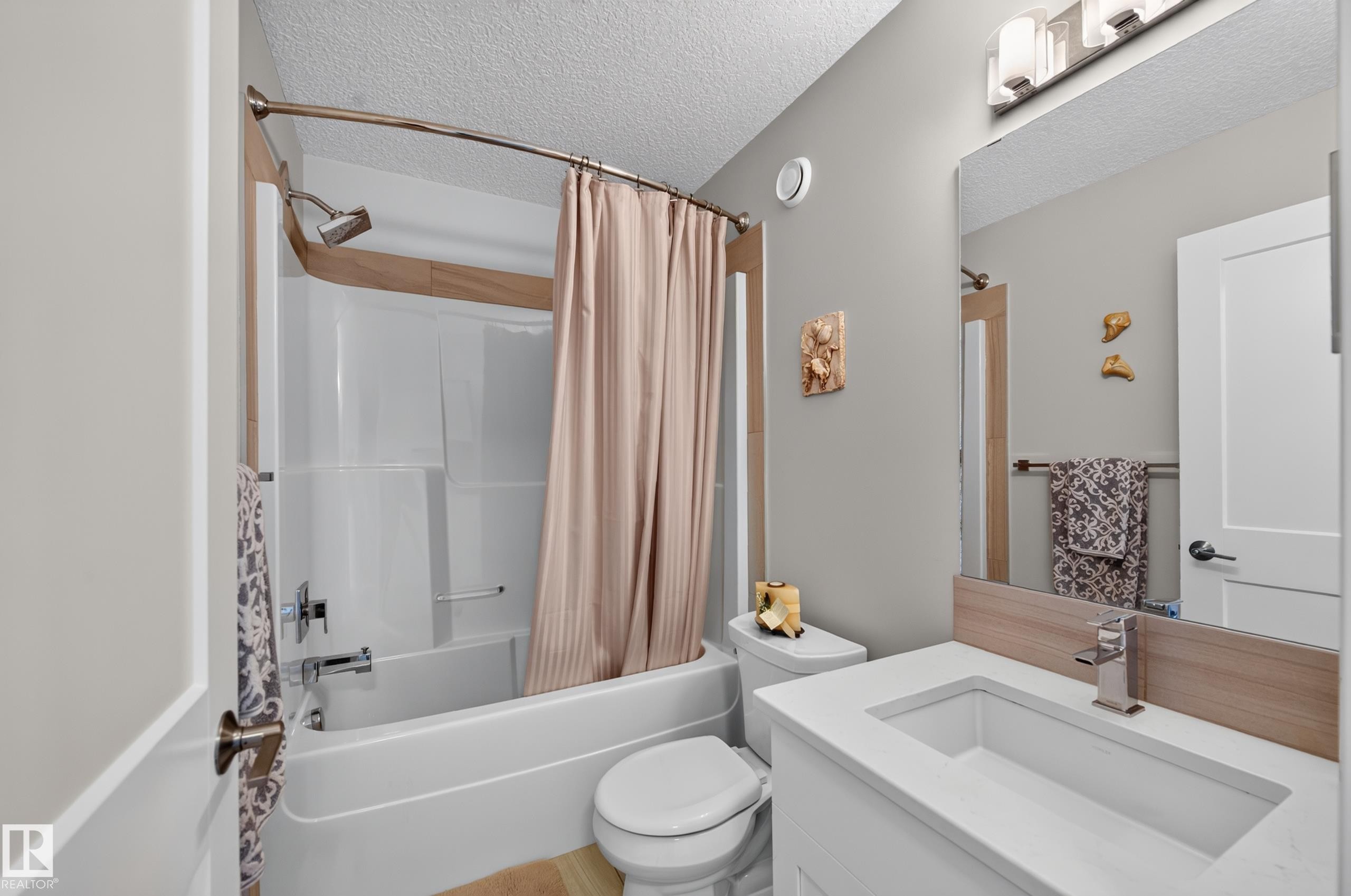 14 Sunbury Place, Sherwood Park, AB - Indoor Photo Showing Bathroom