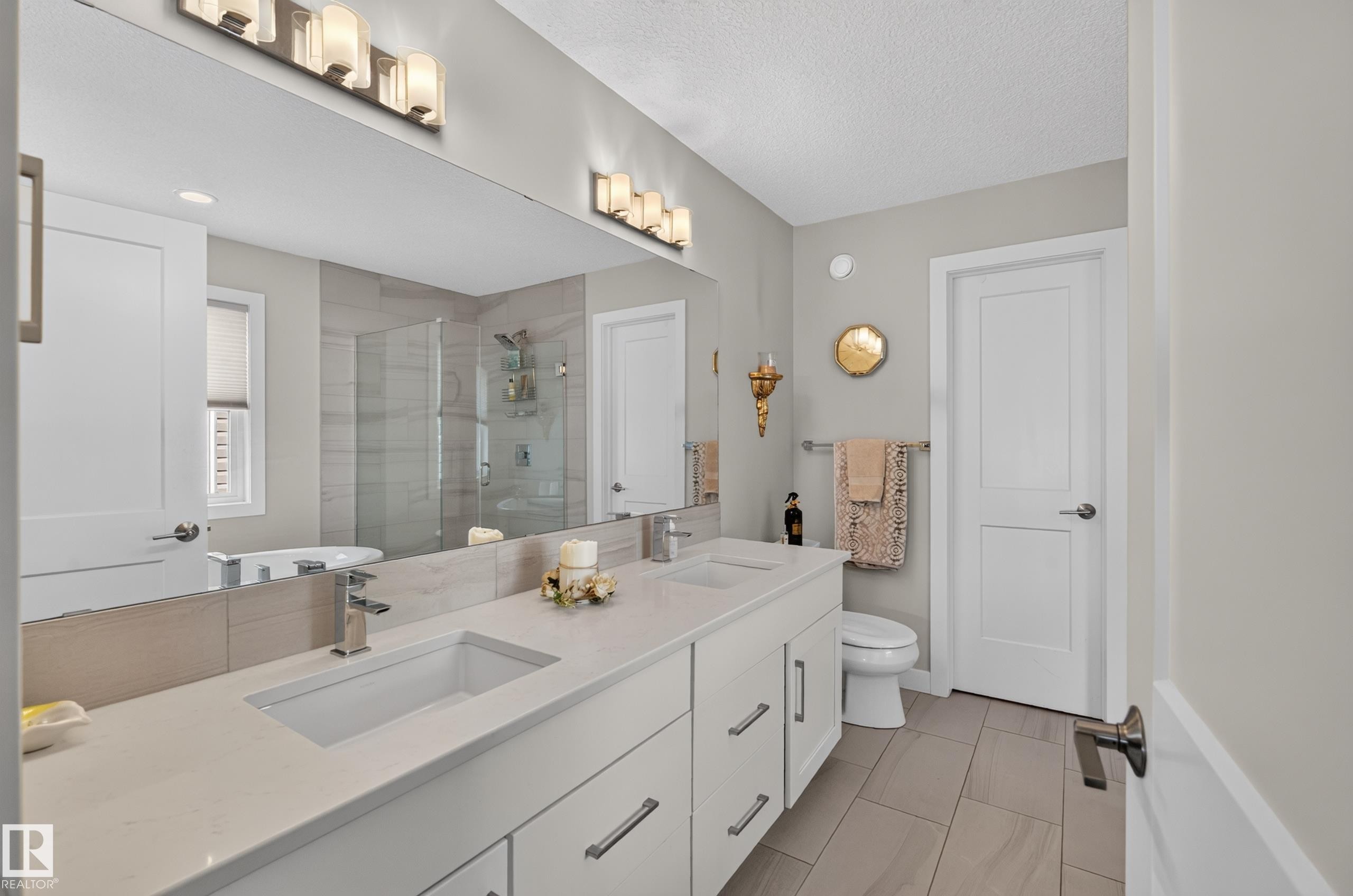 14 Sunbury Place, Sherwood Park, AB - Indoor Photo Showing Bathroom