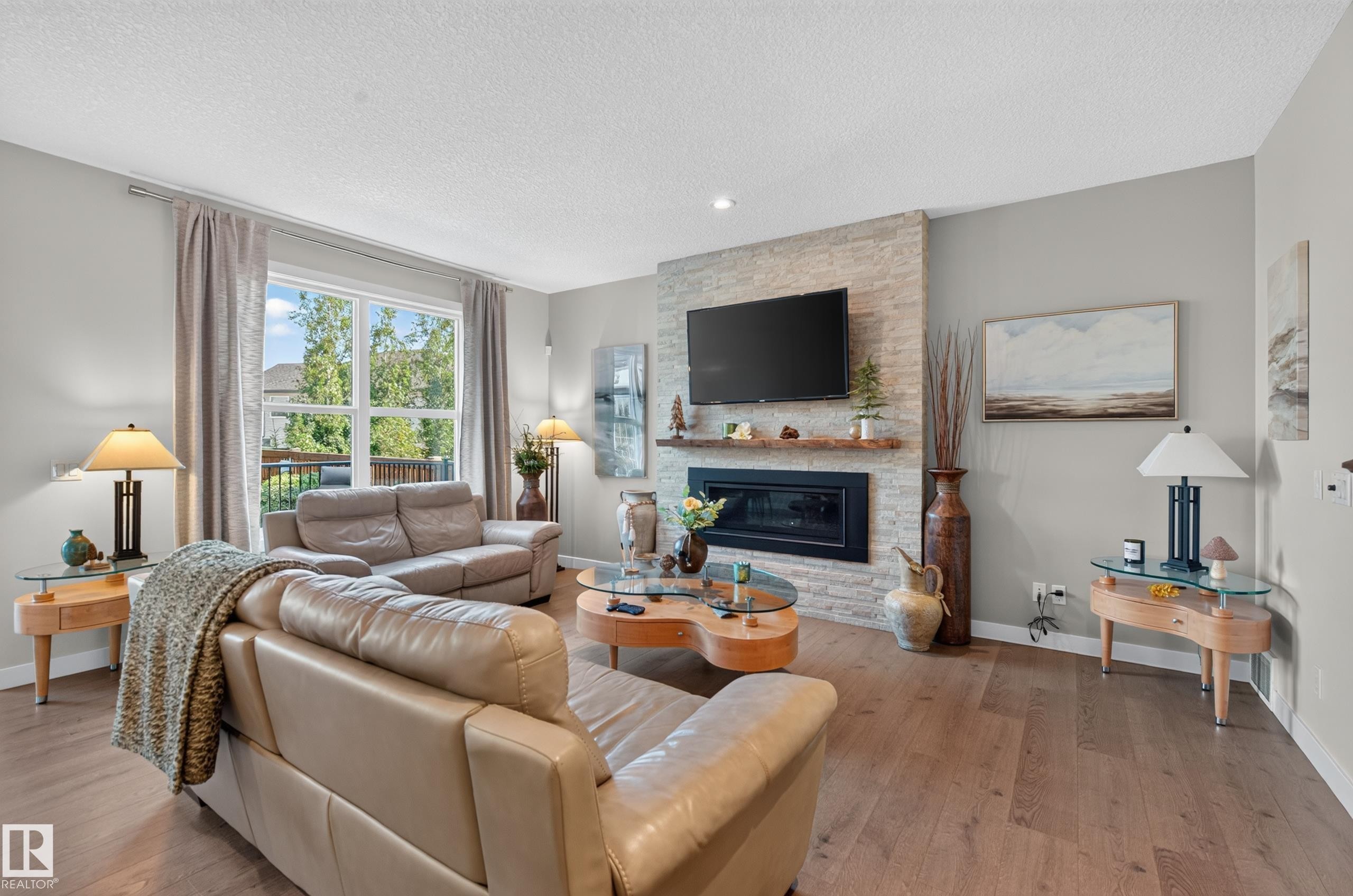 14 Sunbury Place, Sherwood Park, AB - Indoor Photo Showing Living Room With Fireplace