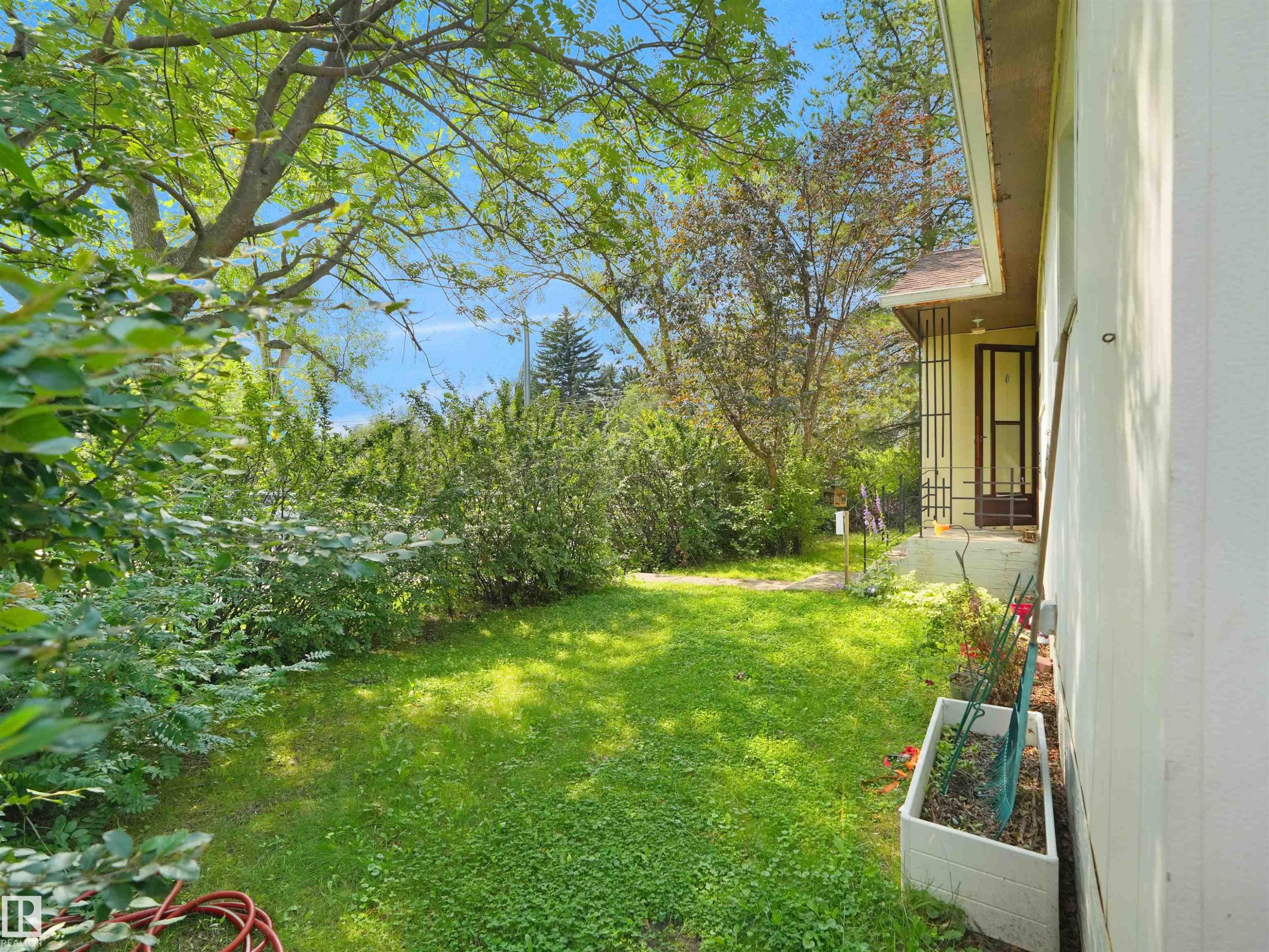 10816 54 Avenue Nw, Edmonton, AB - Outdoor