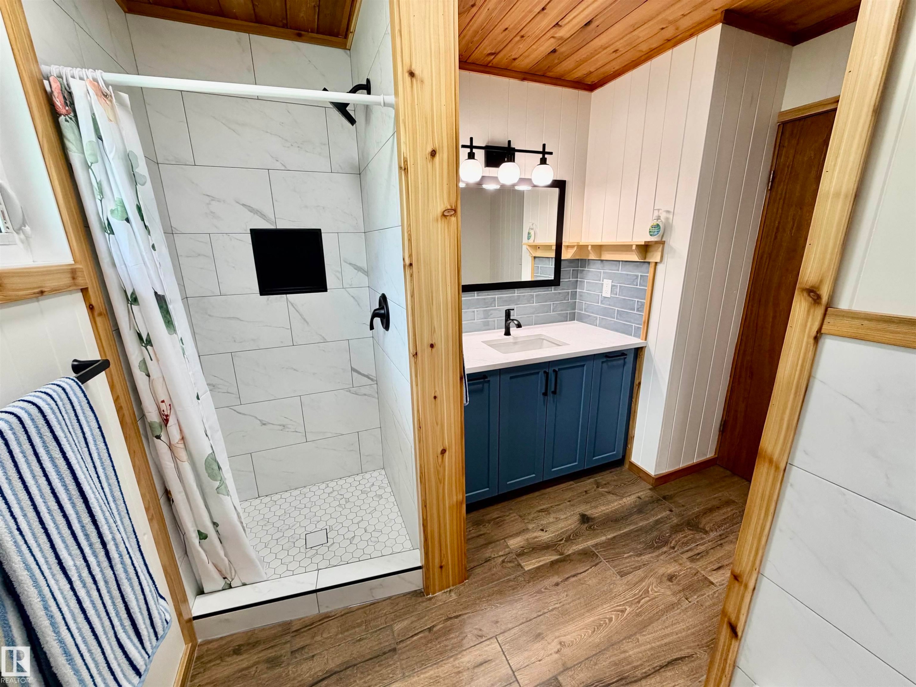 54046 Rge Road 213, Rural Strathcona County, AB - Indoor Photo Showing Other Room