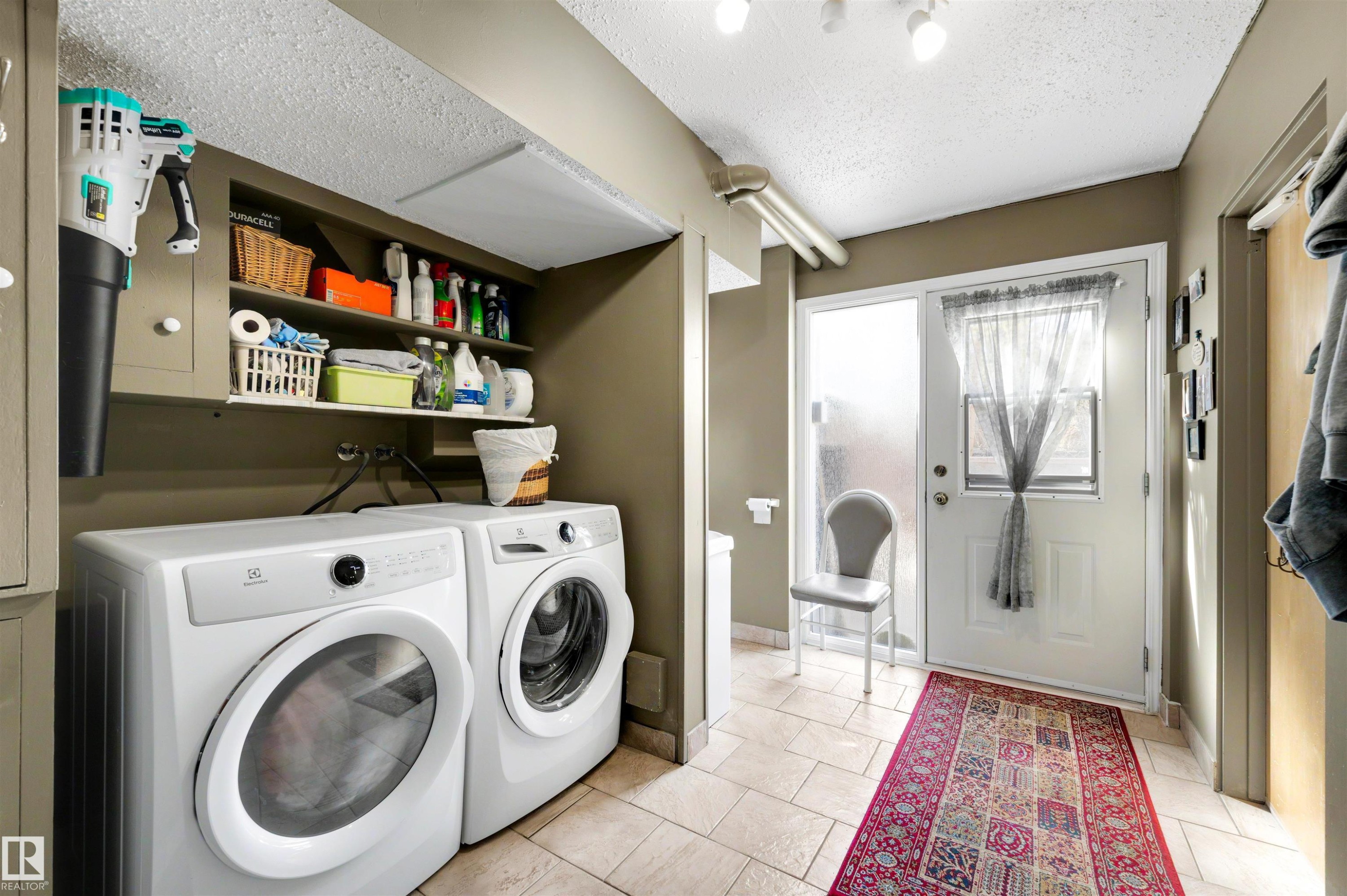 8 Garland Place, St. Albert, AB - Indoor Photo Showing Laundry Room