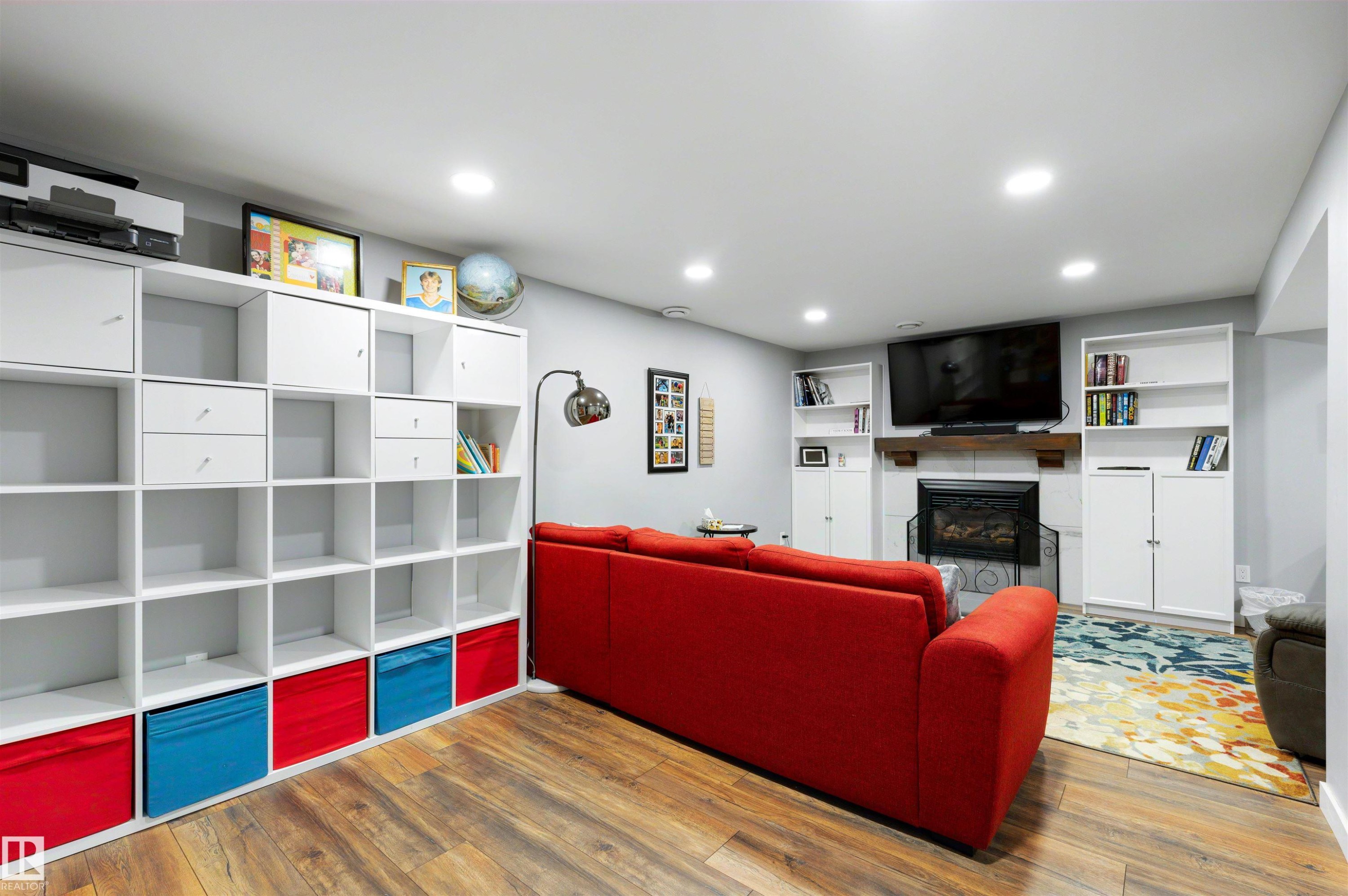 8 Garland Place, St. Albert, AB - Indoor With Fireplace