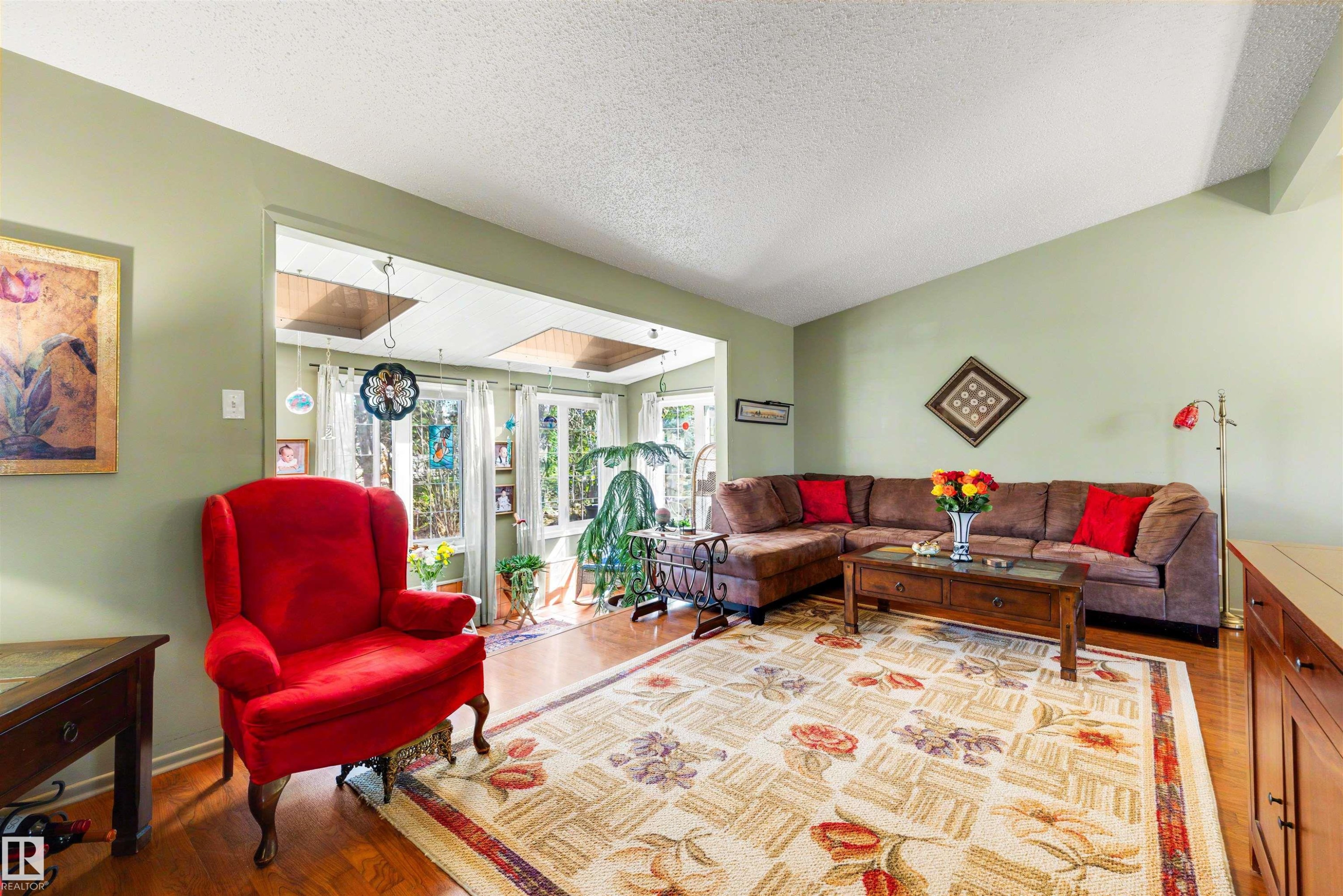 8 Garland Place, St. Albert, AB - Indoor Photo Showing Living Room